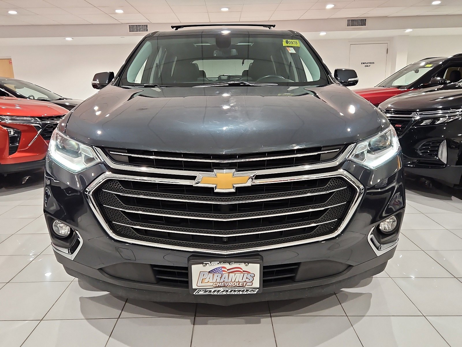 Used 2019 Chevrolet Traverse 3LT with VIN 1GNEVHKW2KJ277759 for sale in Paramus, NJ