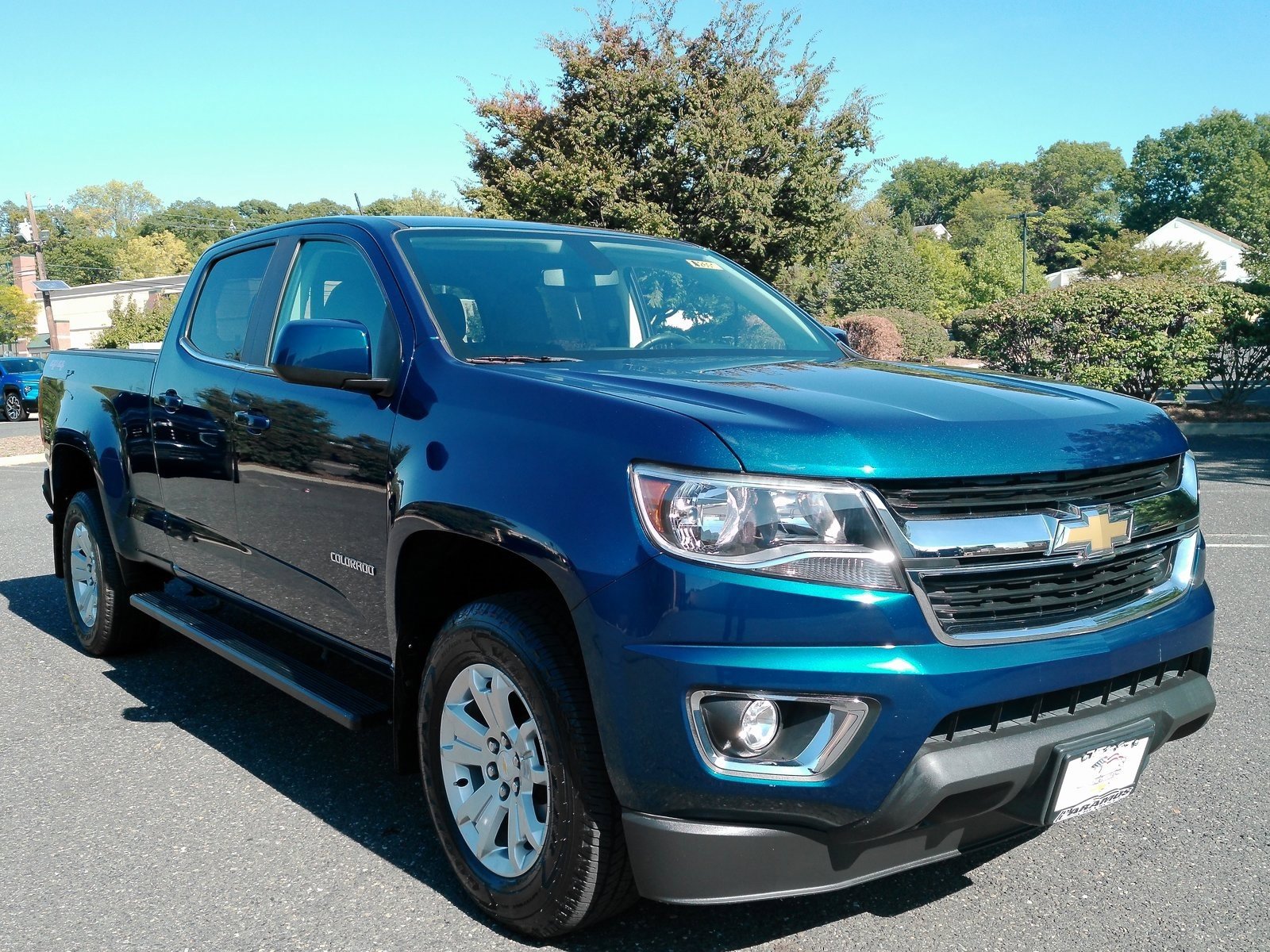 2020 Chevrolet Colorado LT photo 3