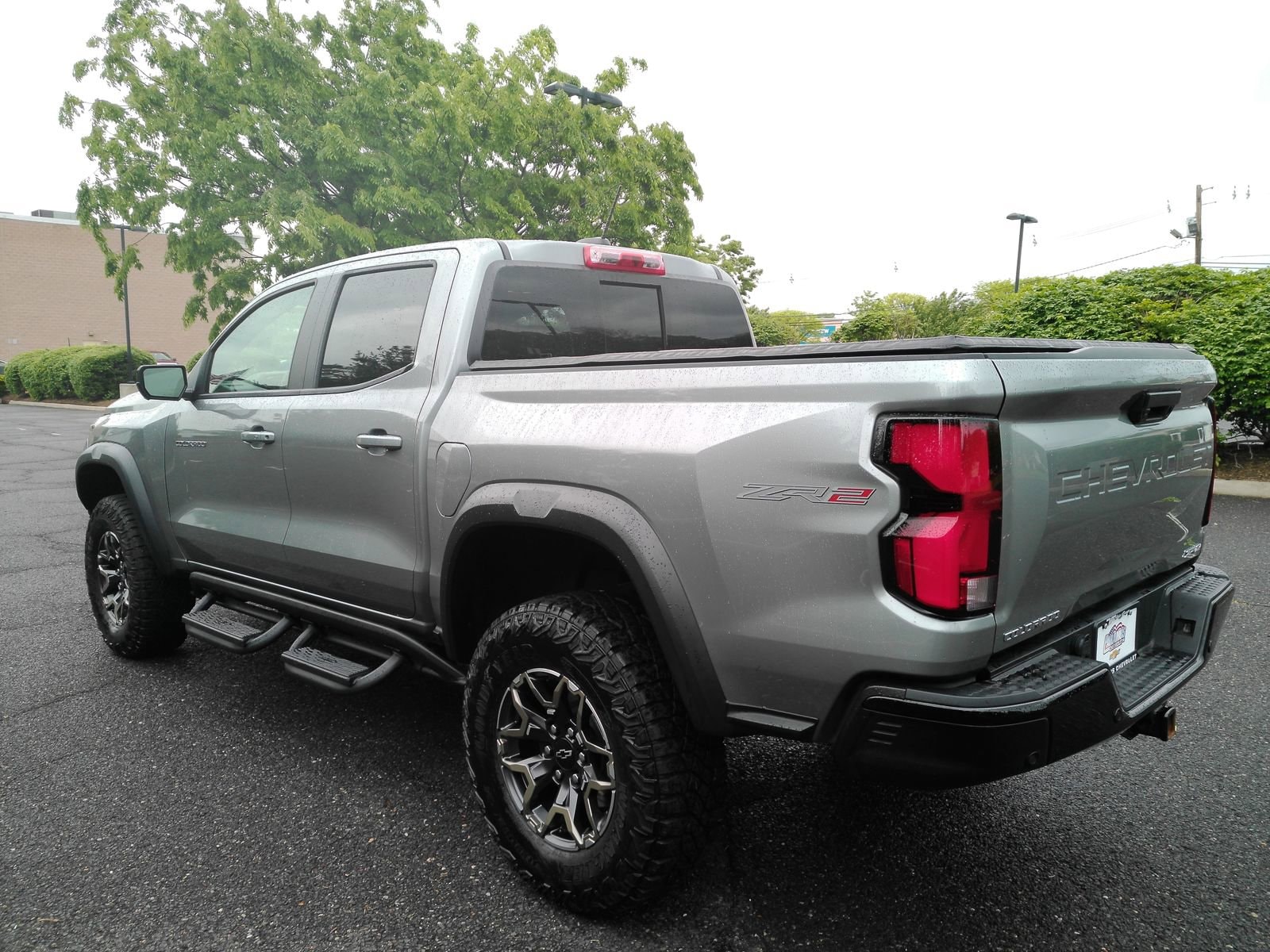View vehicle photo 5