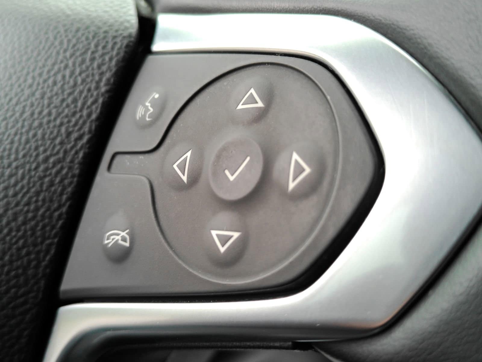 2023 Chevrolet Traverse 1LT - Photo 25