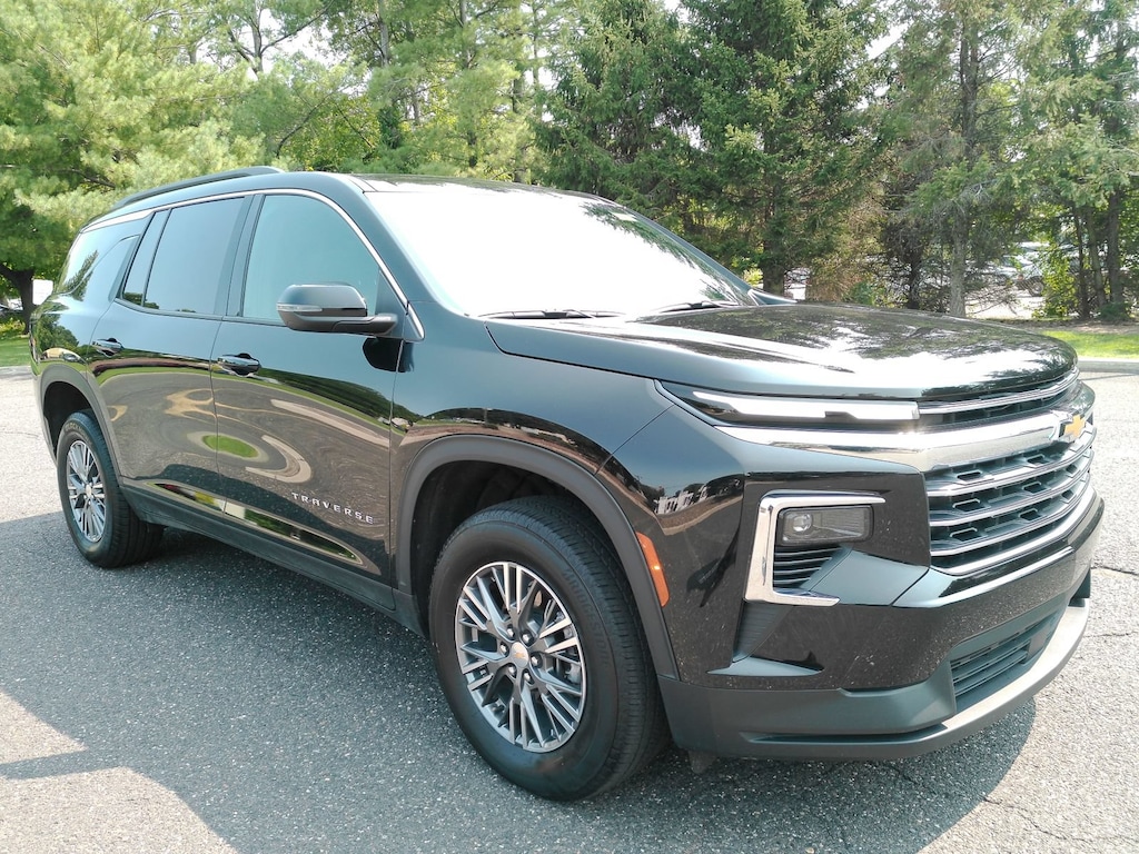 Used 2026 Chevrolet Traverse LT SUV