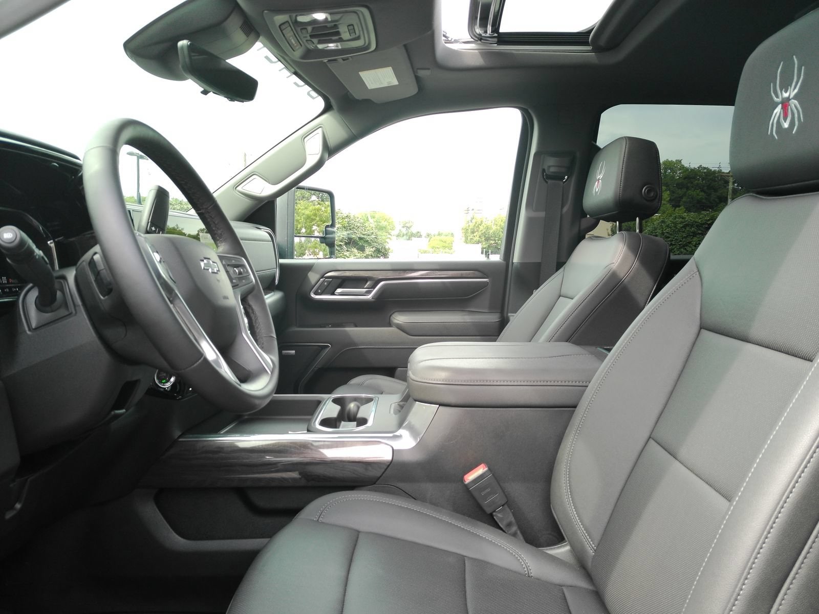 2025 Chevrolet Silverado 2500HD LTZ - Photo 10