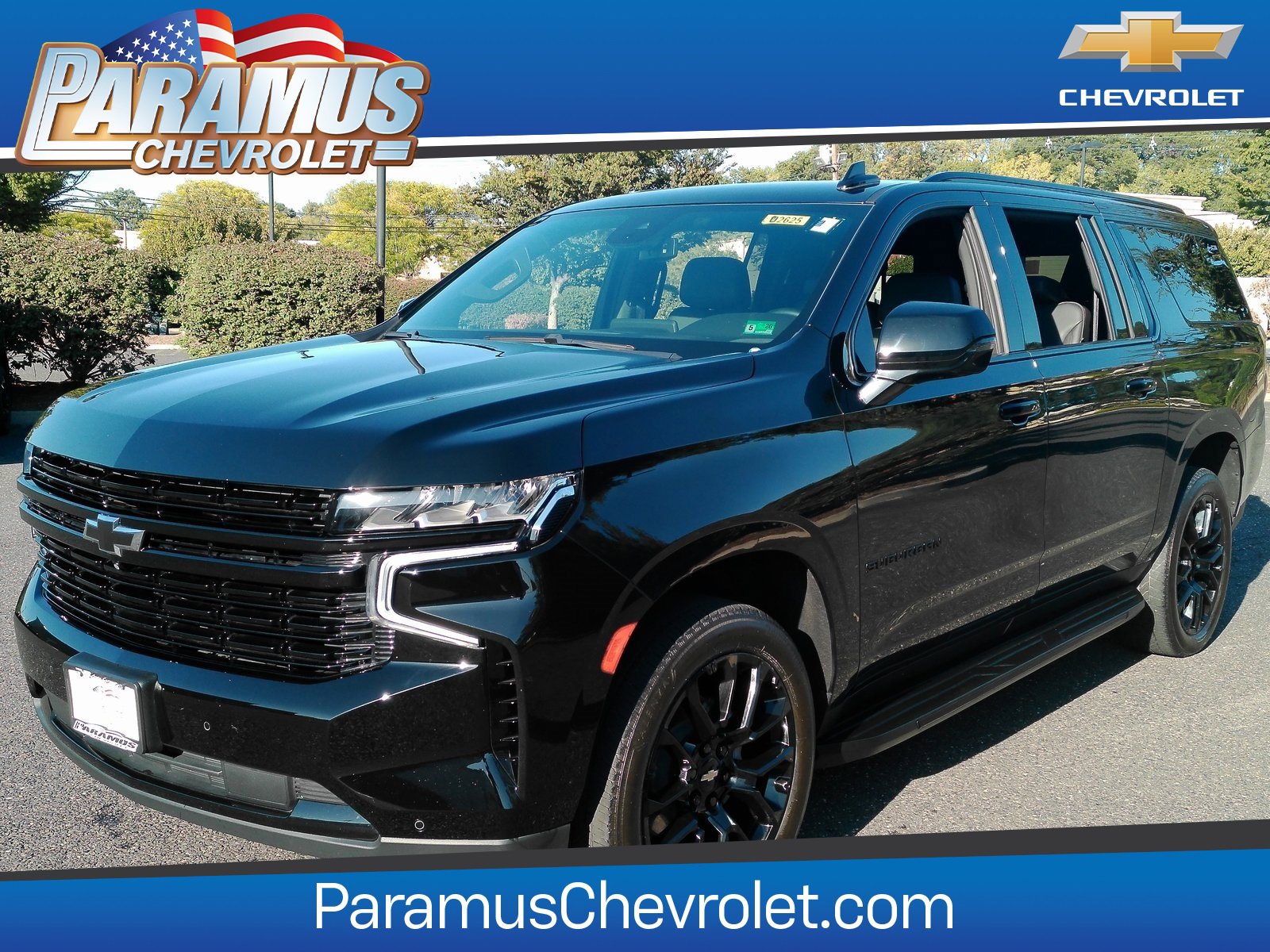 2023 Chevrolet Suburban RST's photo