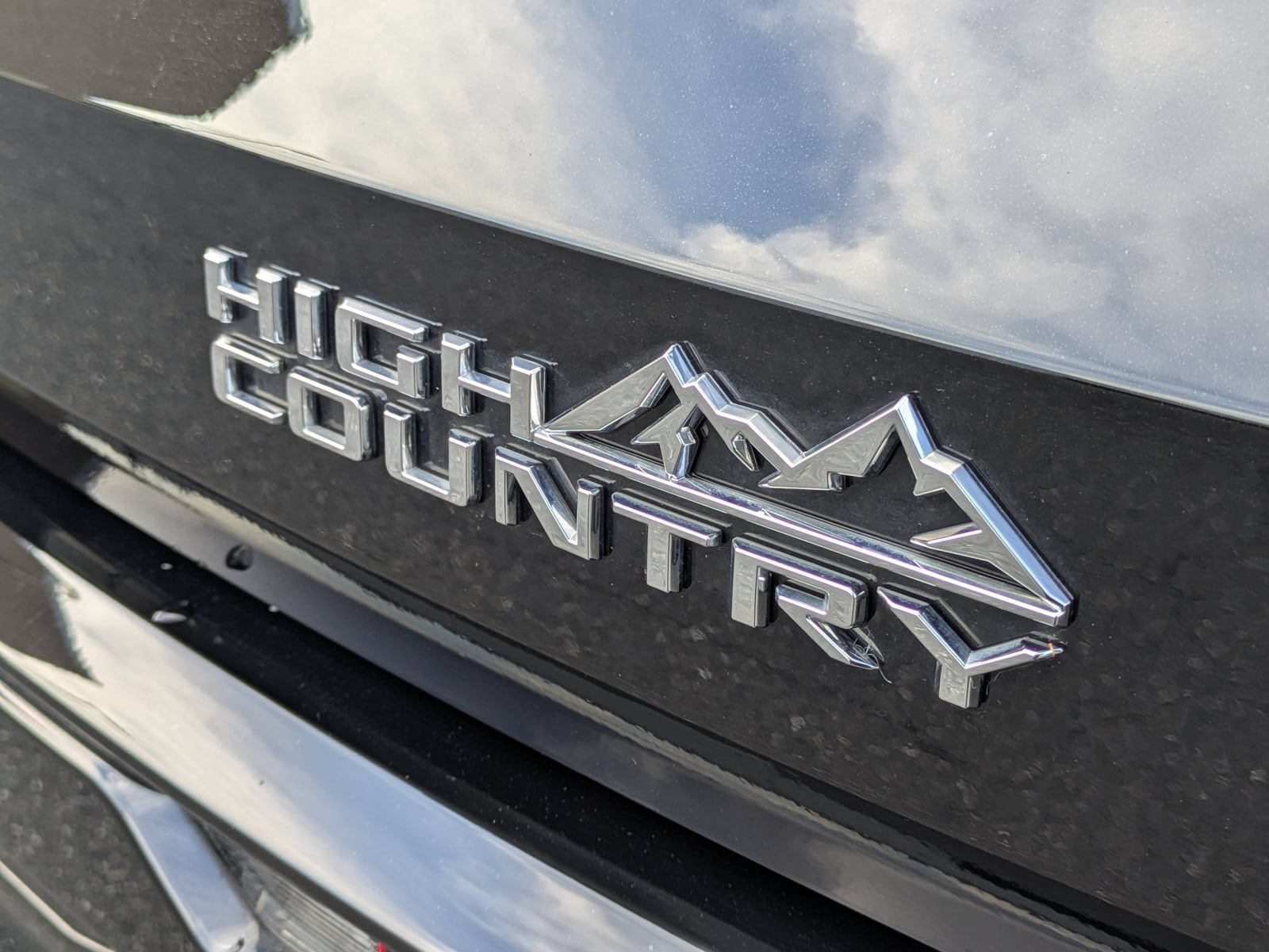 2025 Chevrolet Traverse High Country - Photo 36