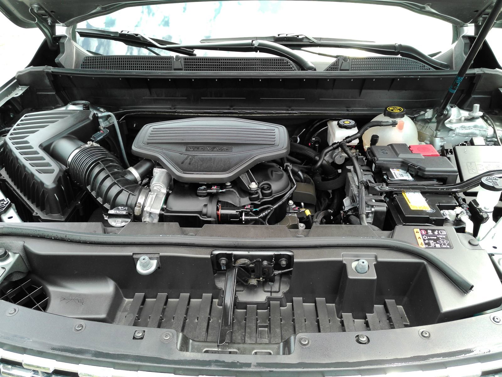View vehicle photo 4