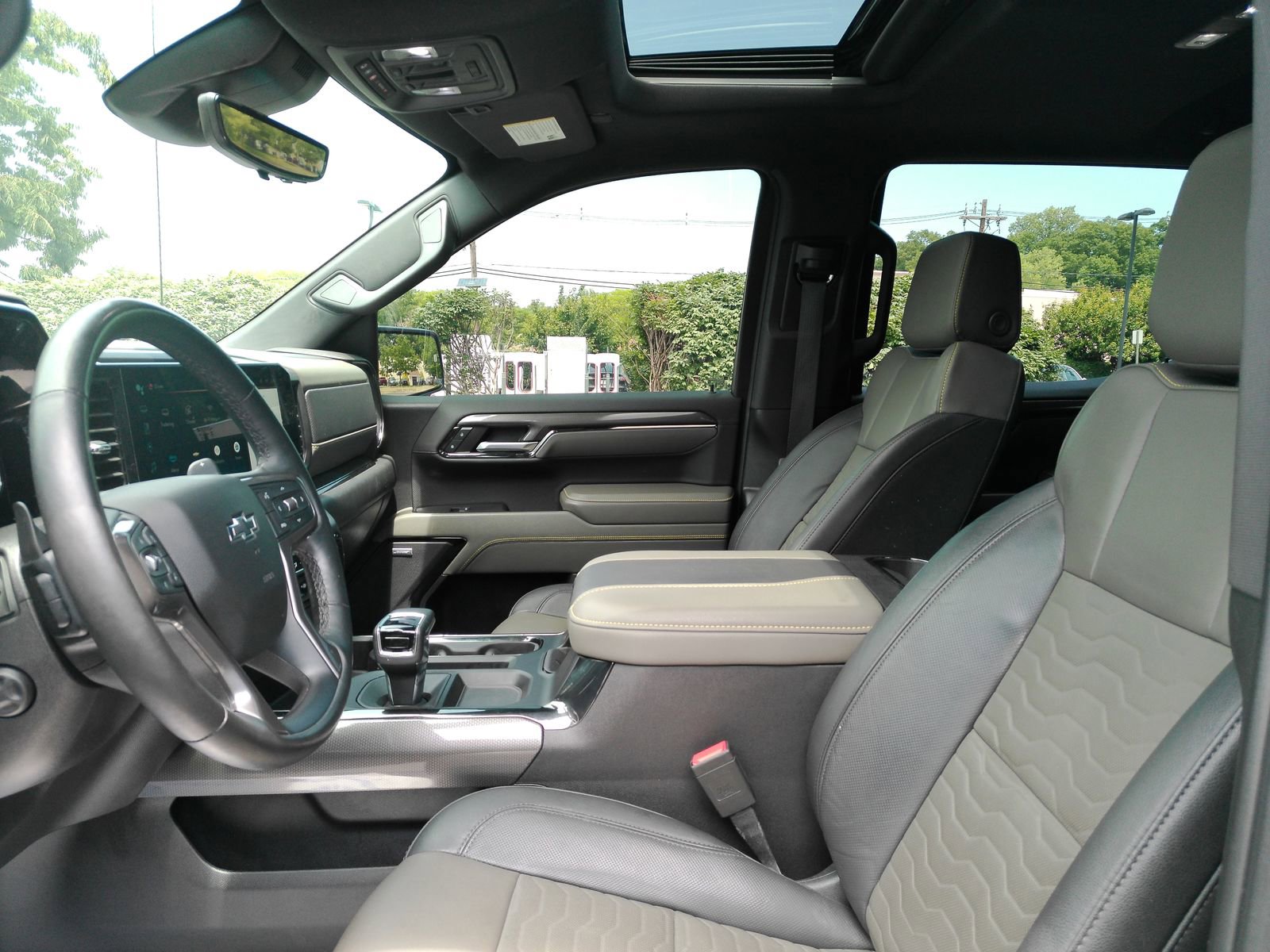 2024 Chevrolet Silverado 1500 ZR2 - Photo 8