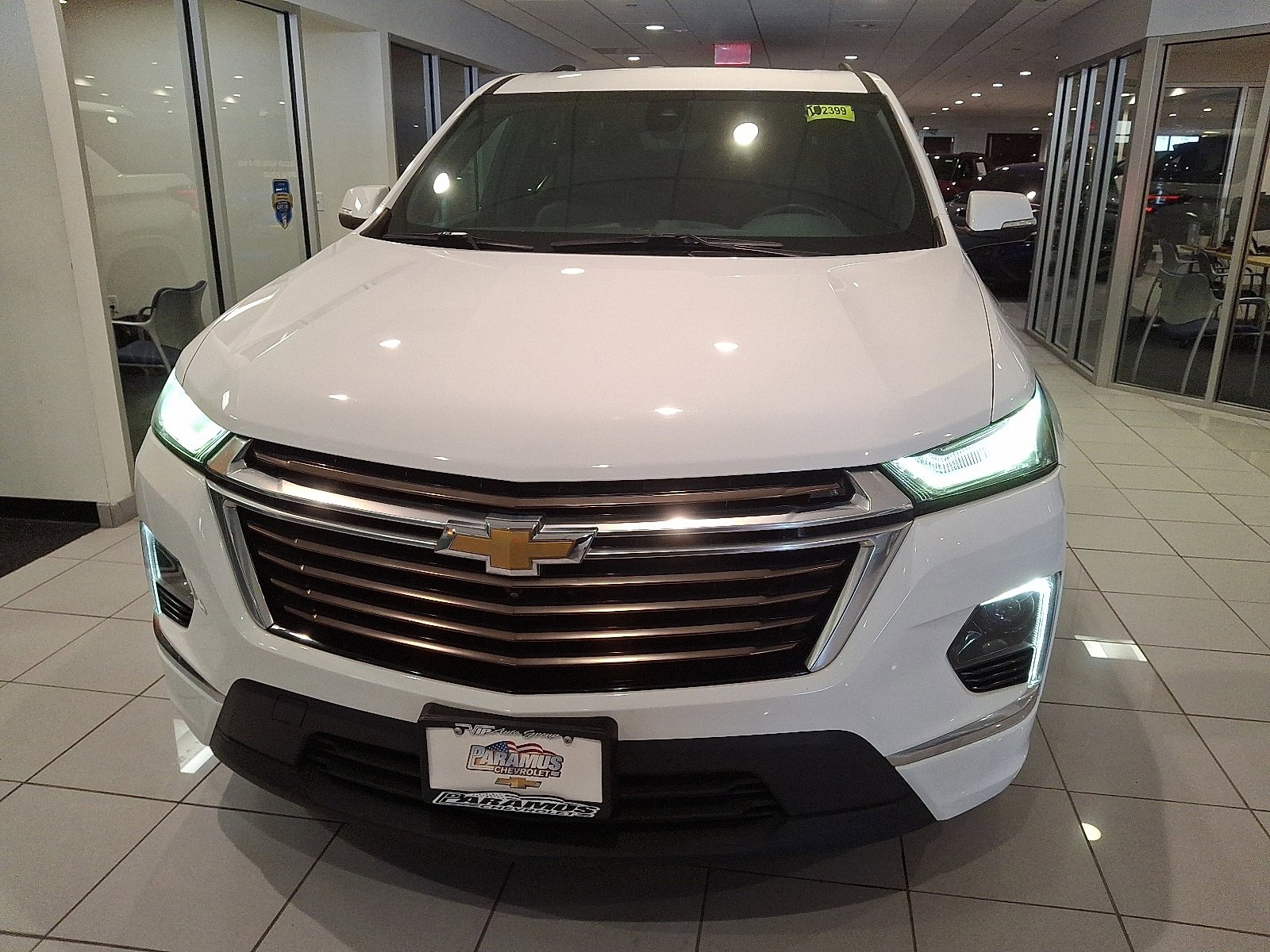 2023 Chevrolet Traverse High Country photo 2