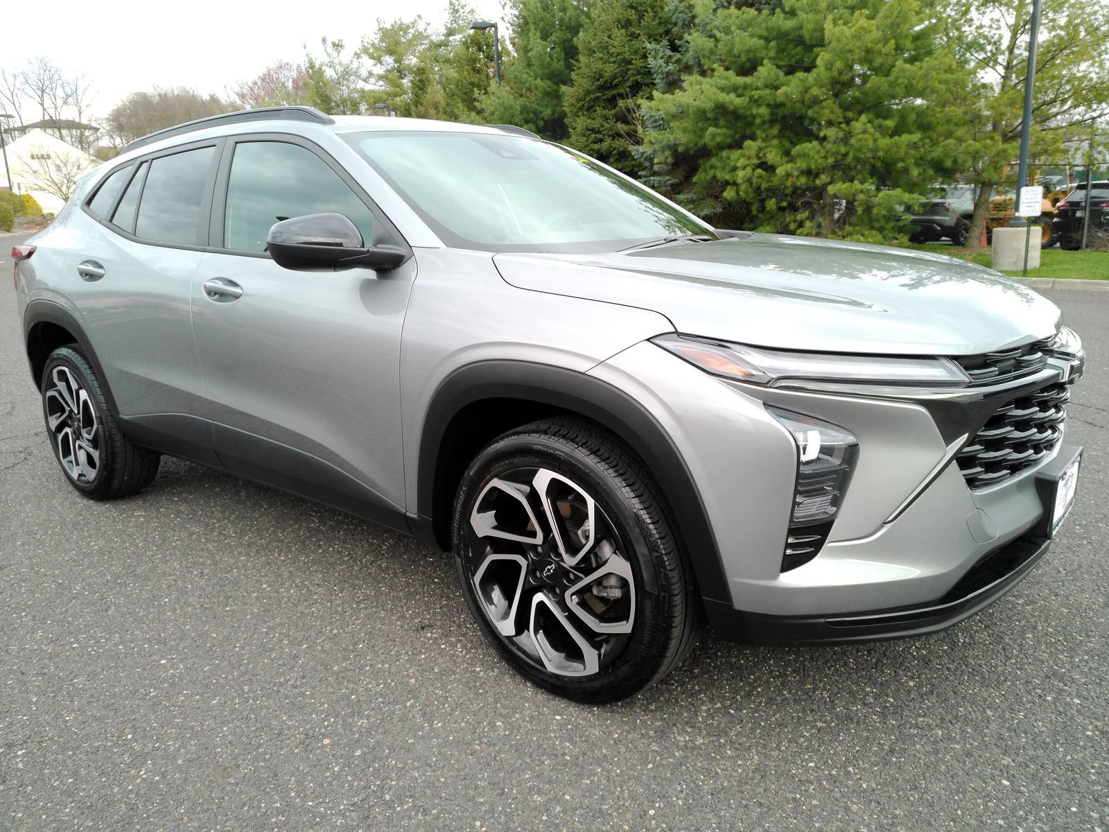 View vehicle photo 2