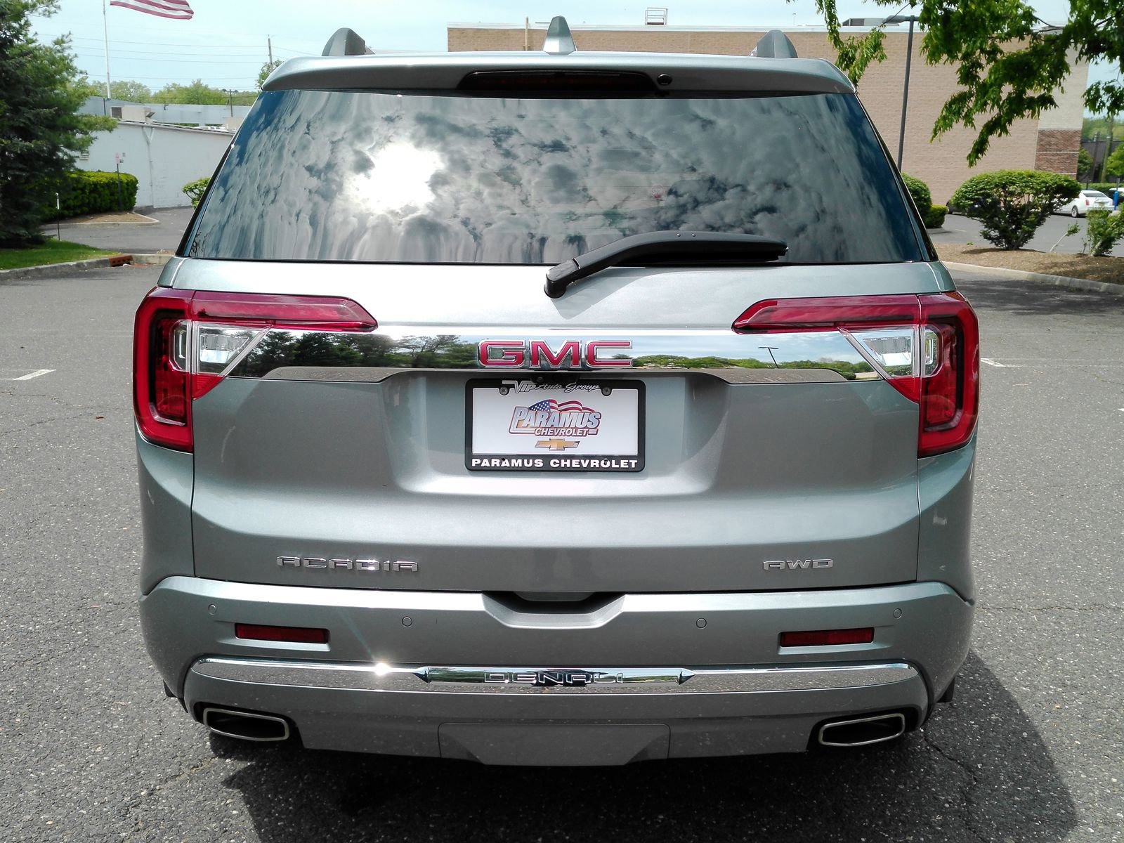 View vehicle photo 7