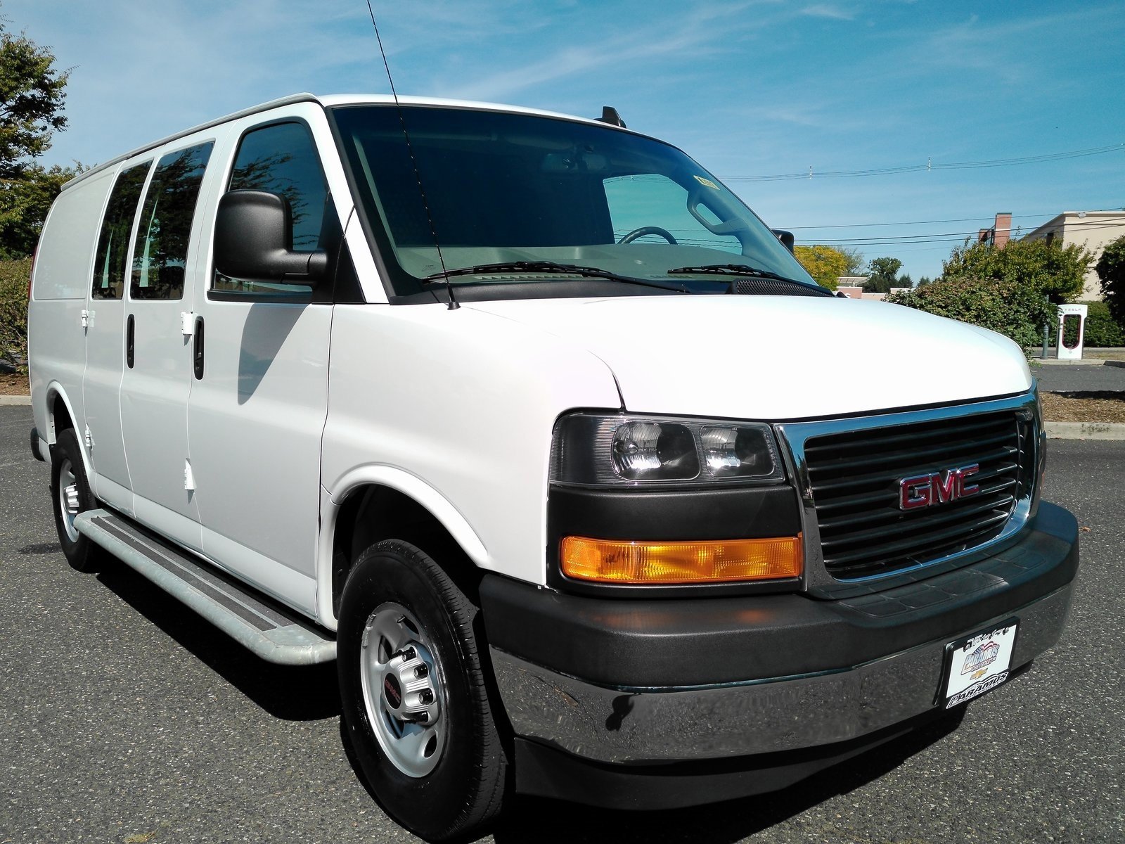 2023 Gmc Savana Cargo 2500 photo 3