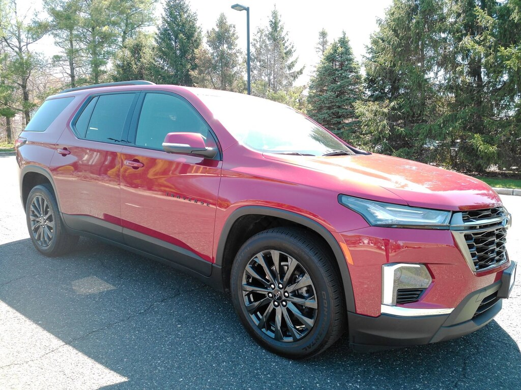 Used 2023 Chevrolet Traverse RS SUV