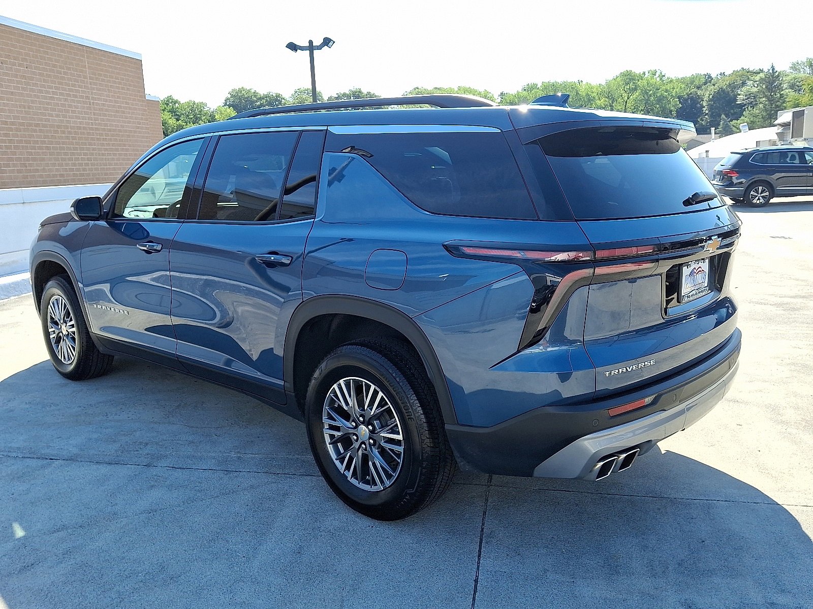 2025 Chevrolet Traverse photo 3