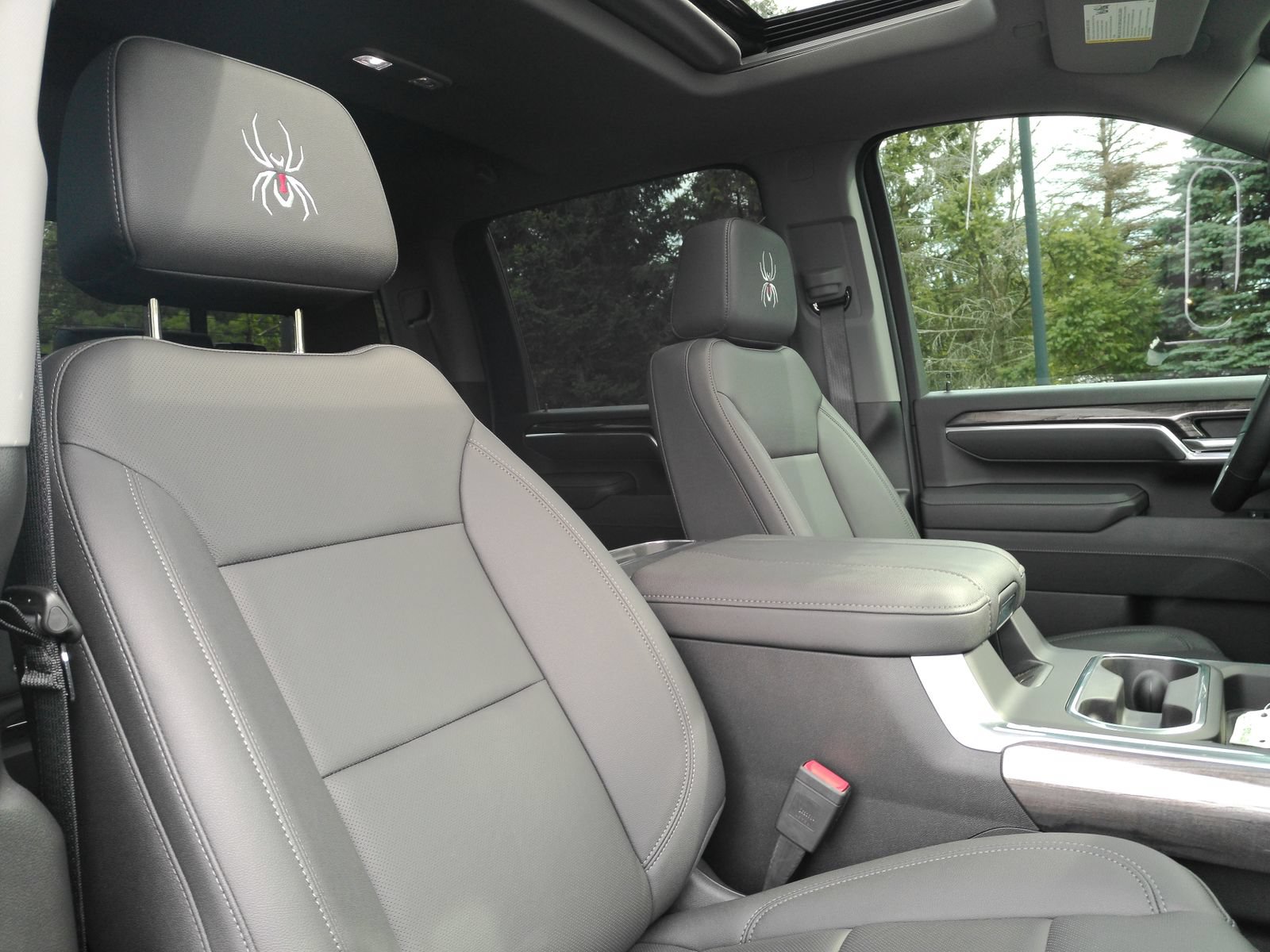 2025 Chevrolet Silverado 2500HD LTZ - Photo 17