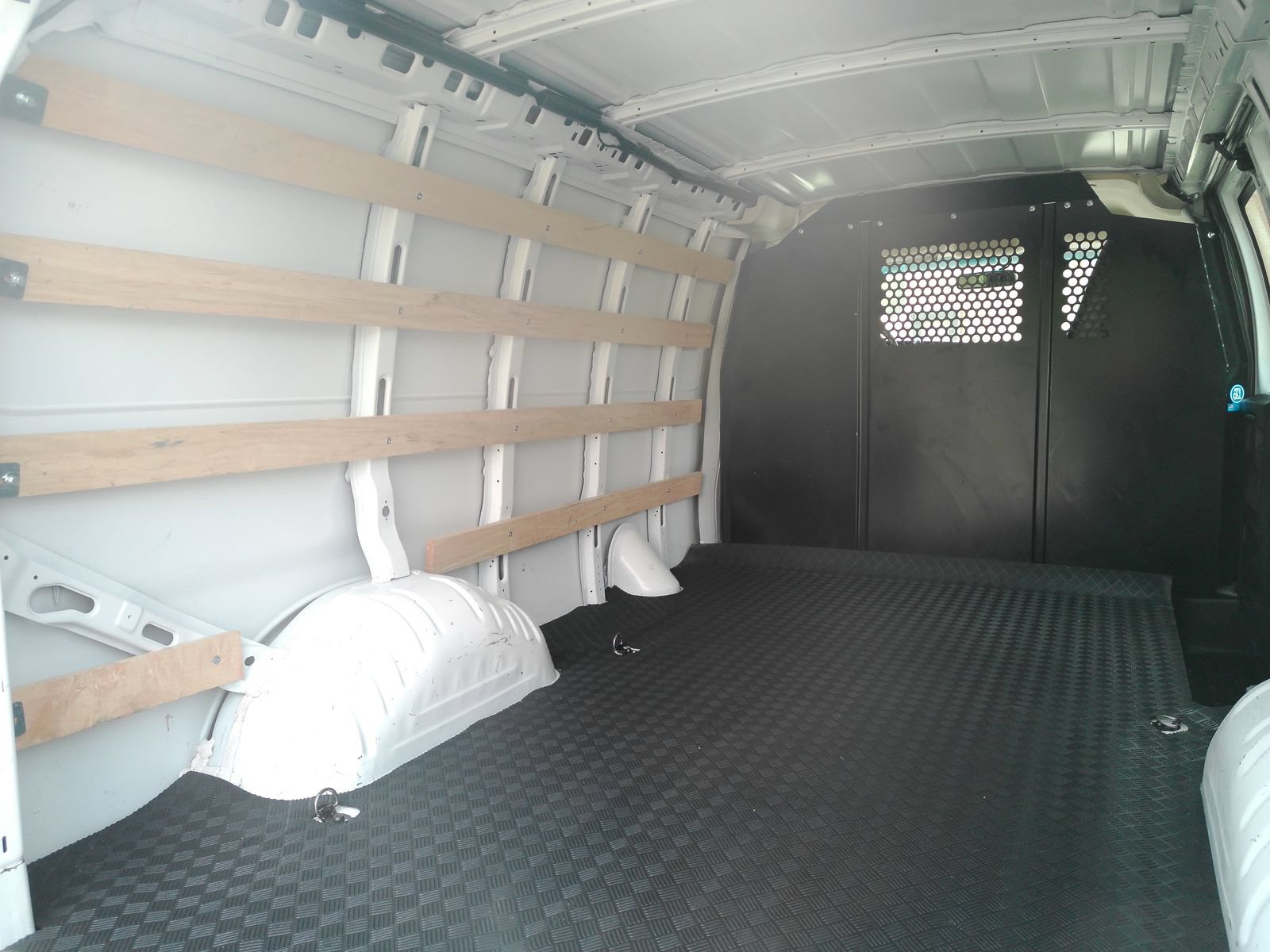 2025 Chevrolet Express Cargo Work Van - Photo 12
