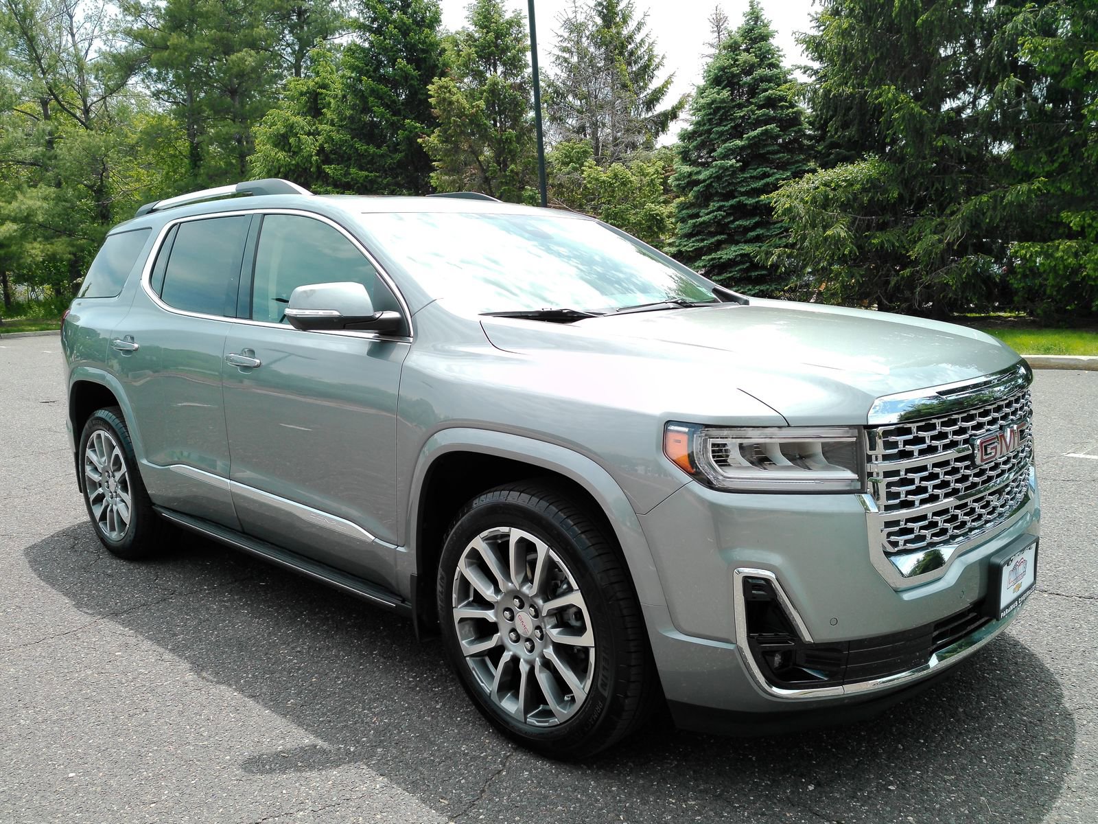 View vehicle photo 2