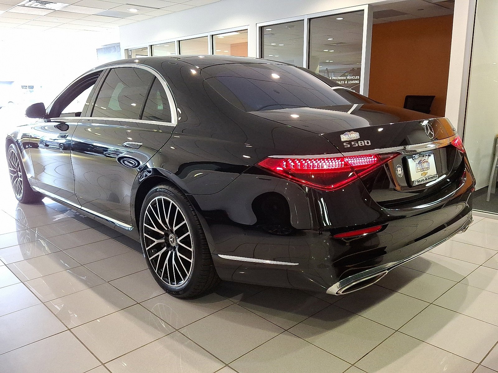 2025 Mercedes Benz S 580 4MATIC photo 2