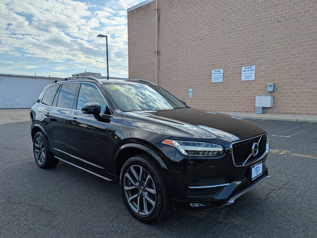 Used 2019 Volvo XC90 T5 Momentum SUV
