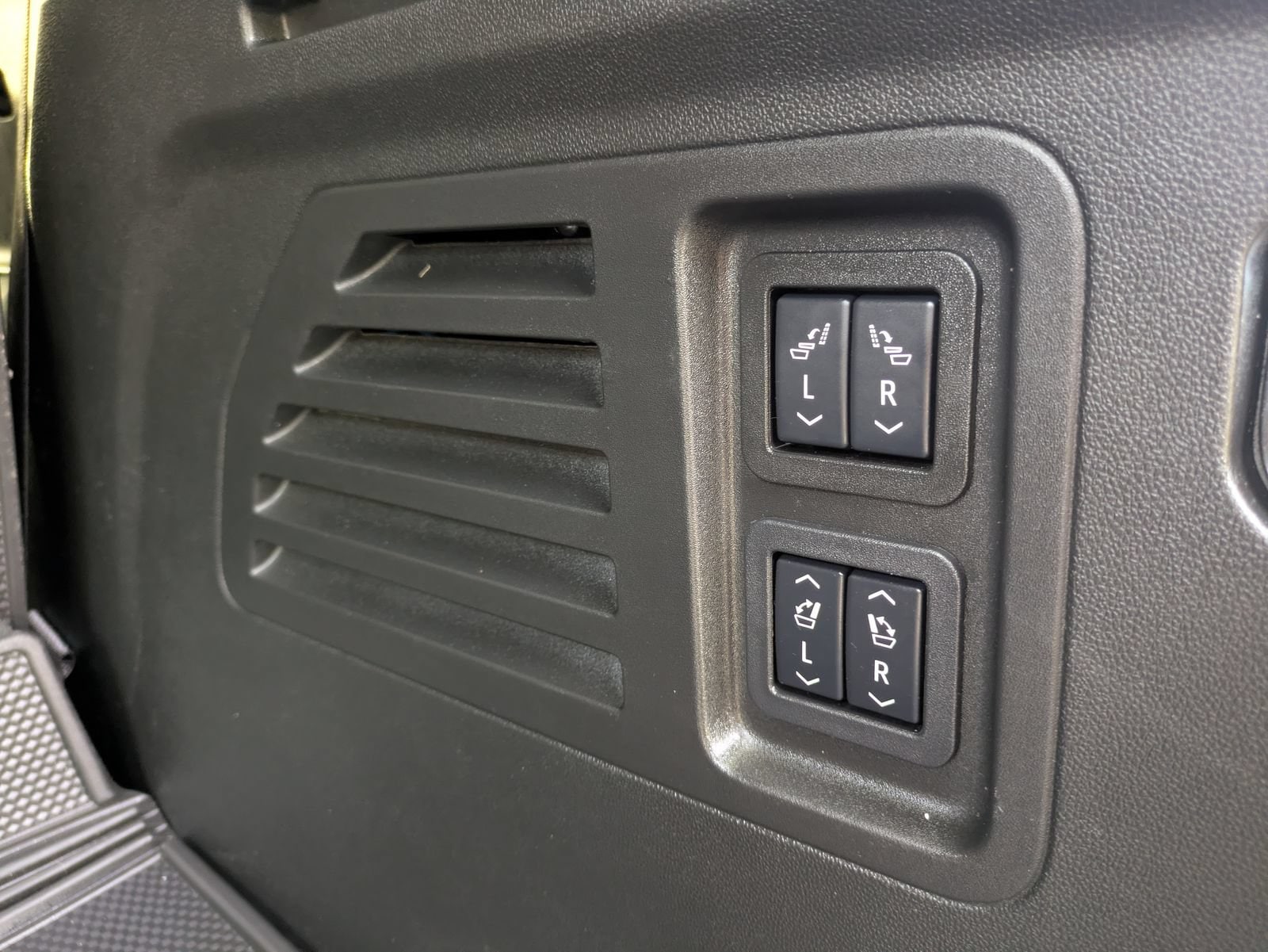 2025 Chevrolet Traverse High Country - Photo 9
