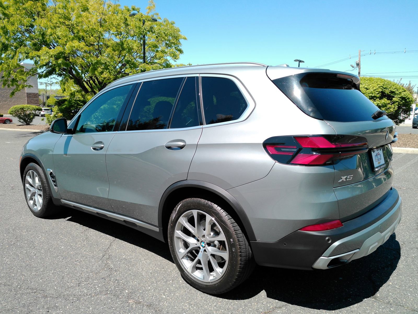 View vehicle photo 5