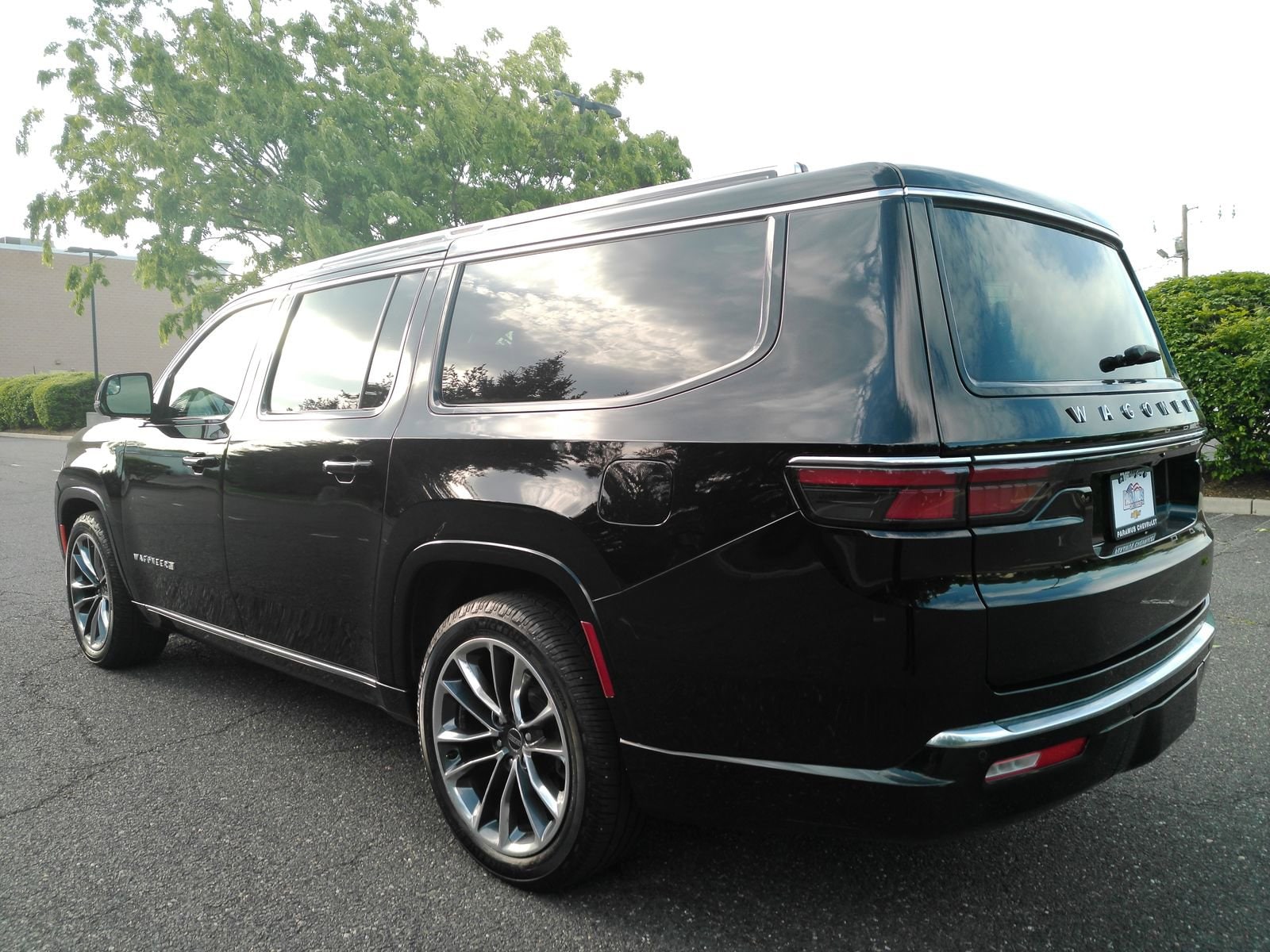 View vehicle photo 5