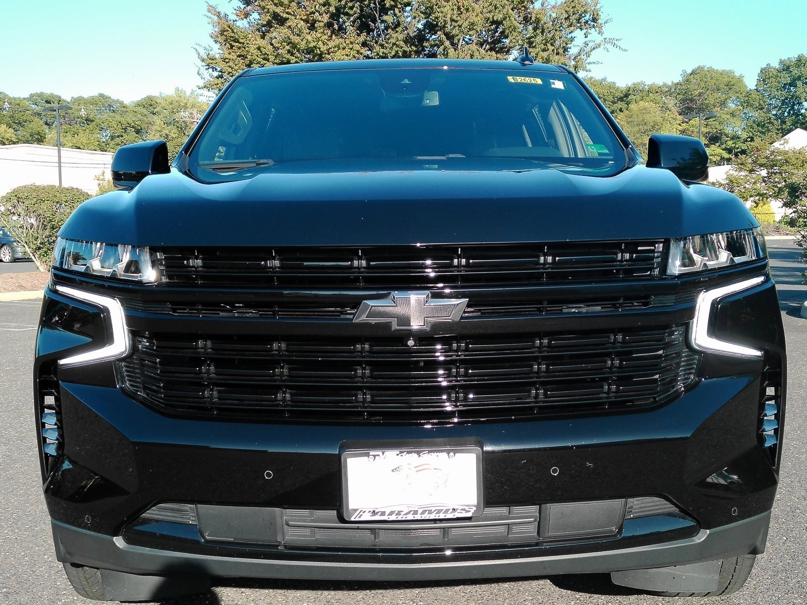 2023 Chevrolet Suburban RST photo 2