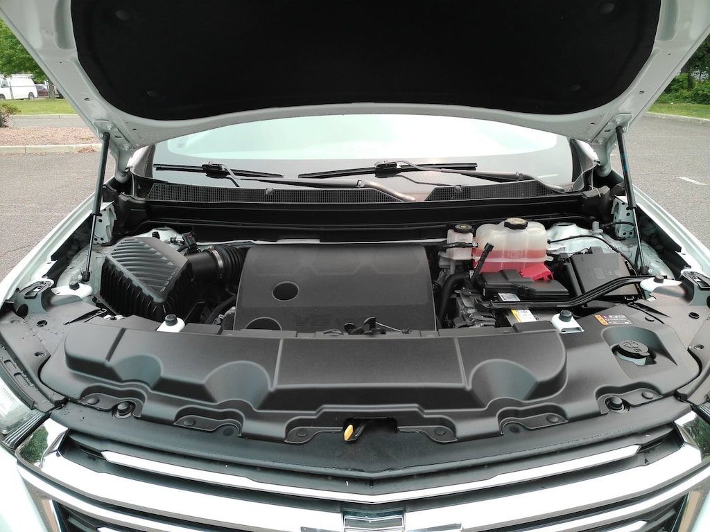 Used 2023 Chevrolet Traverse LT Cloth SUV