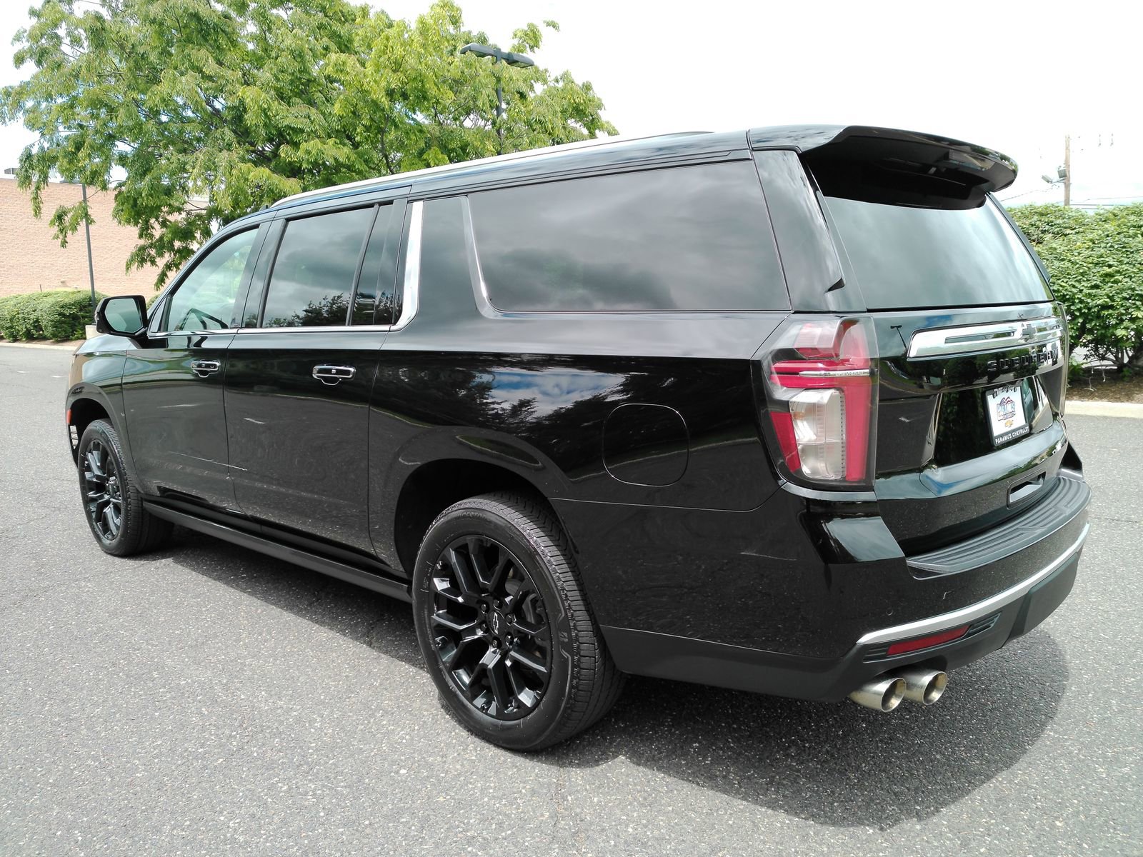 View vehicle photo 5