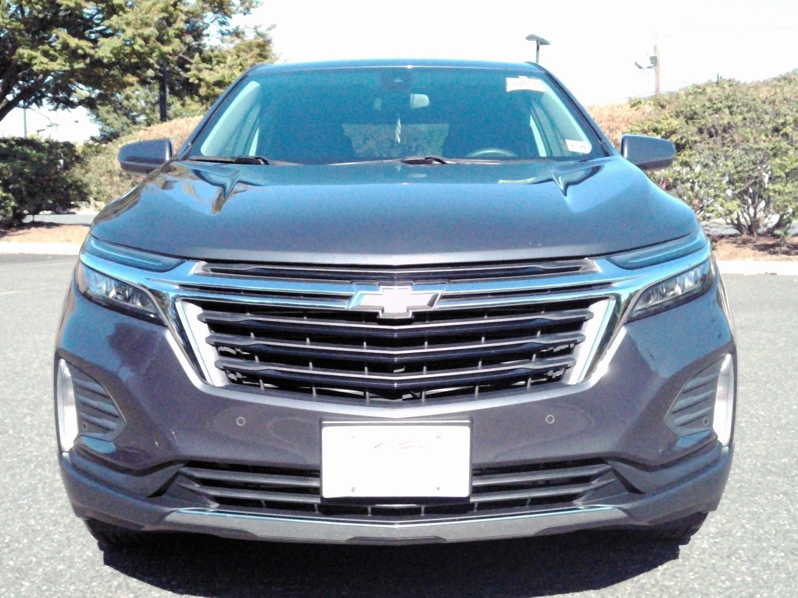 2023 Chevrolet Equinox LT photo 2