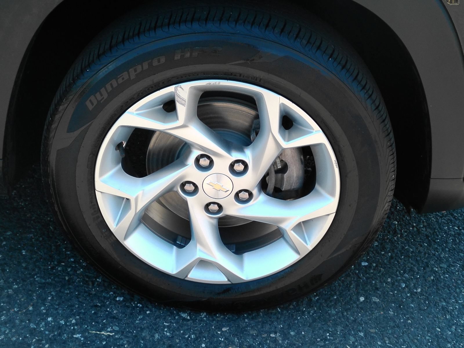 2024 Chevrolet Trax LS - Photo 28