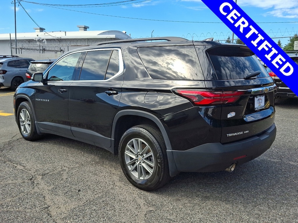 Certified 2023 Chevrolet Traverse LT Cloth SUV