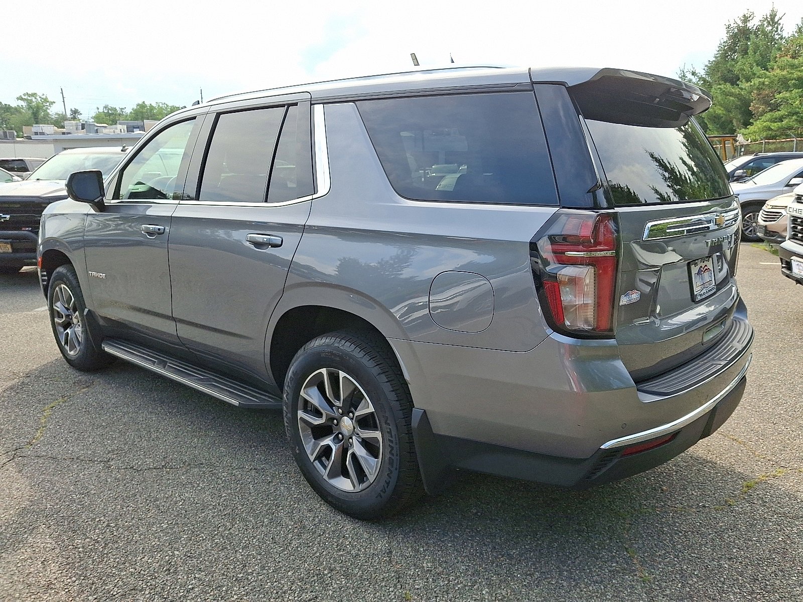 2022 Chevrolet Tahoe LS photo 4