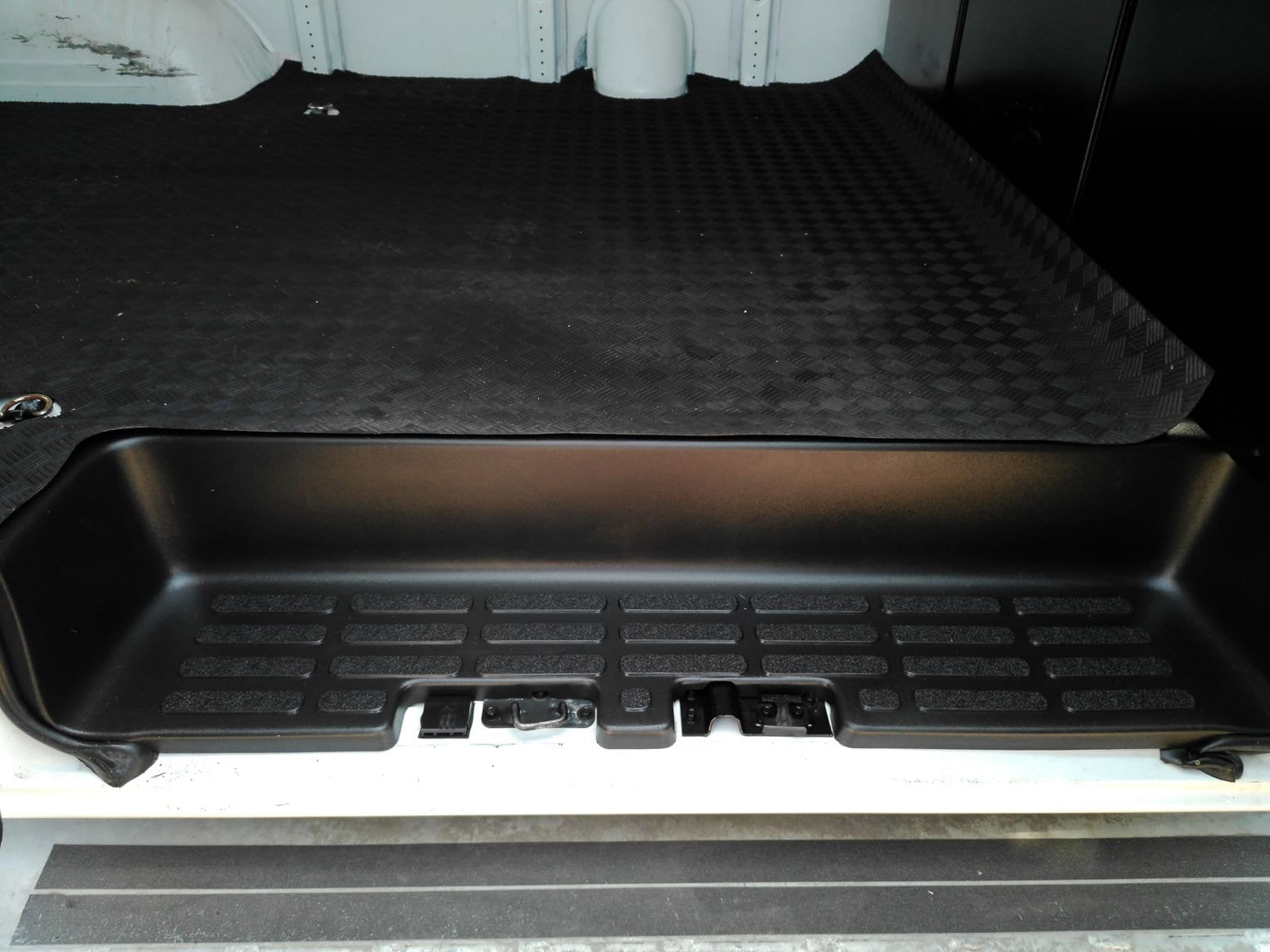 2025 Chevrolet Express Cargo Work Van - Photo 30