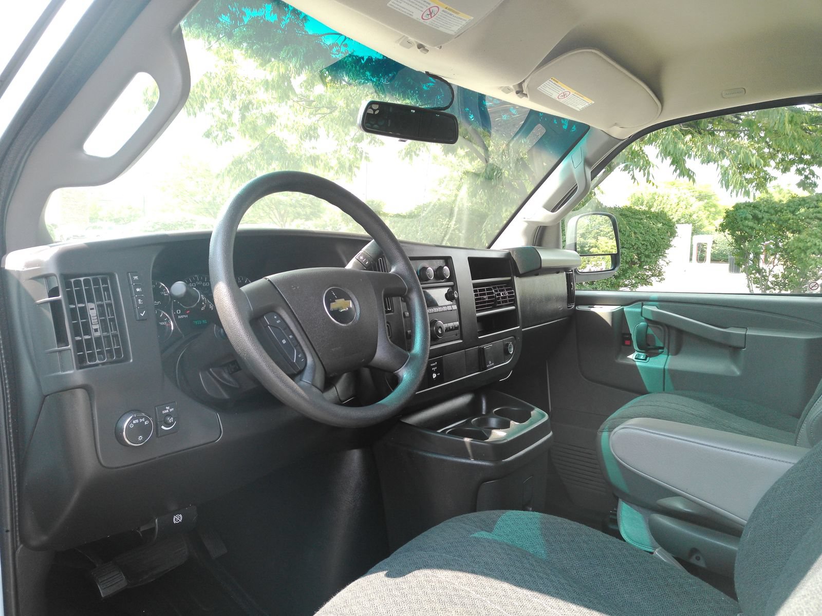 2025 Chevrolet Express Cargo Work Van - Photo 16