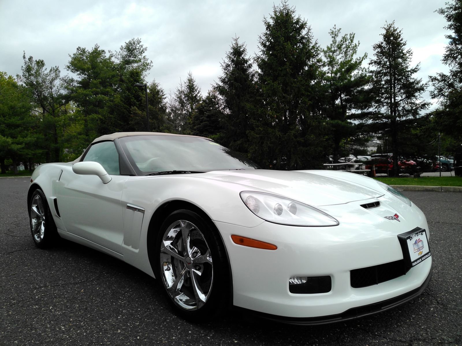 View vehicle photo 3