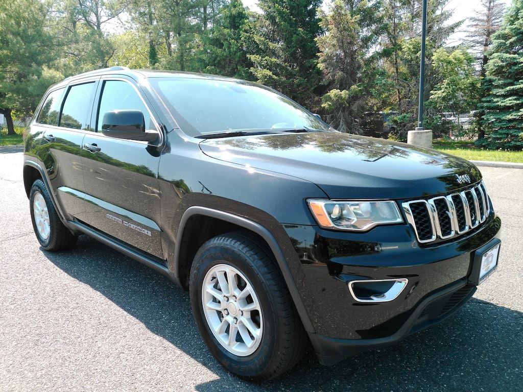 Used 2018 Jeep Grand Cherokee Laredo E 4x4 SUV