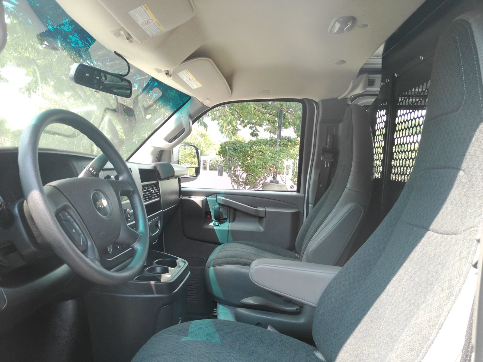 2025 Chevrolet Express Cargo Work Van - Photo 15