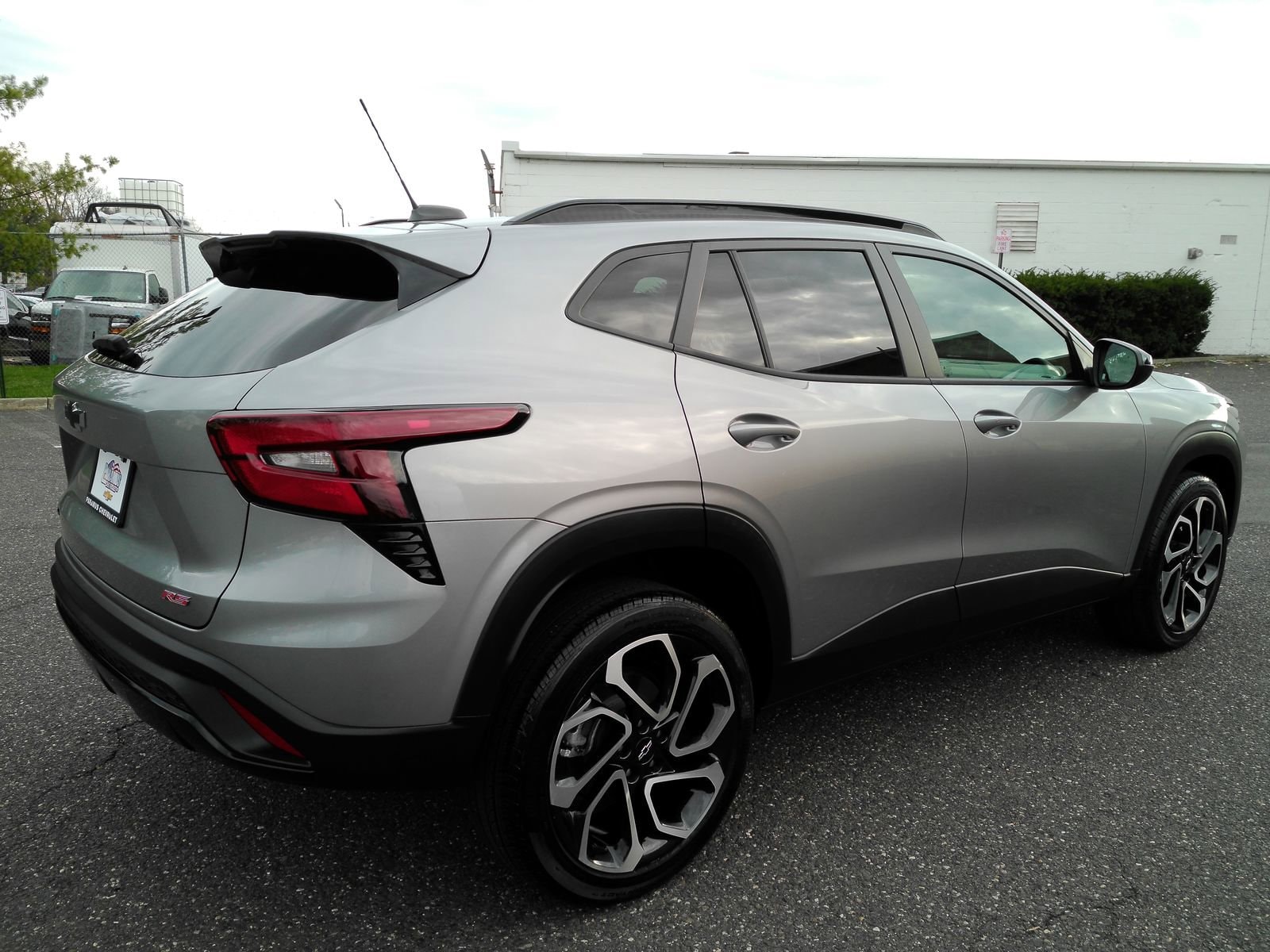 View vehicle photo 6