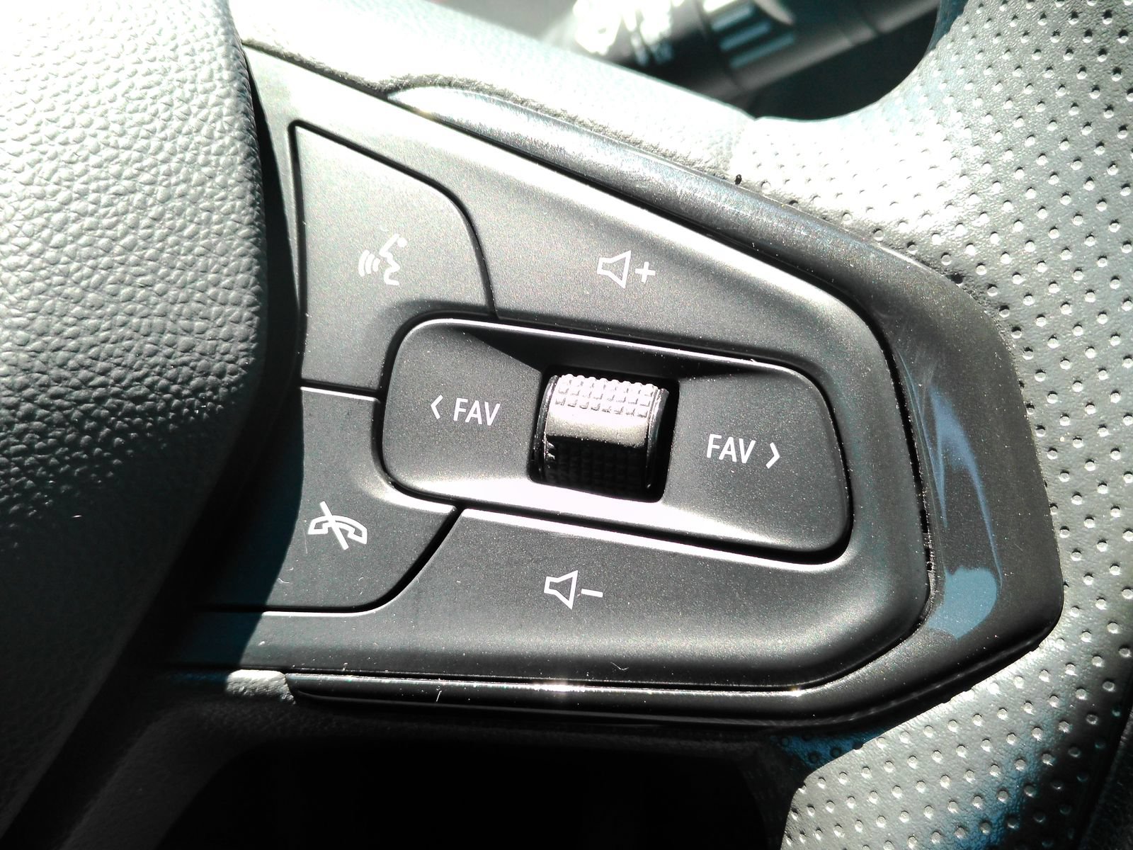 2024 Chevrolet Trax LS - Photo 11