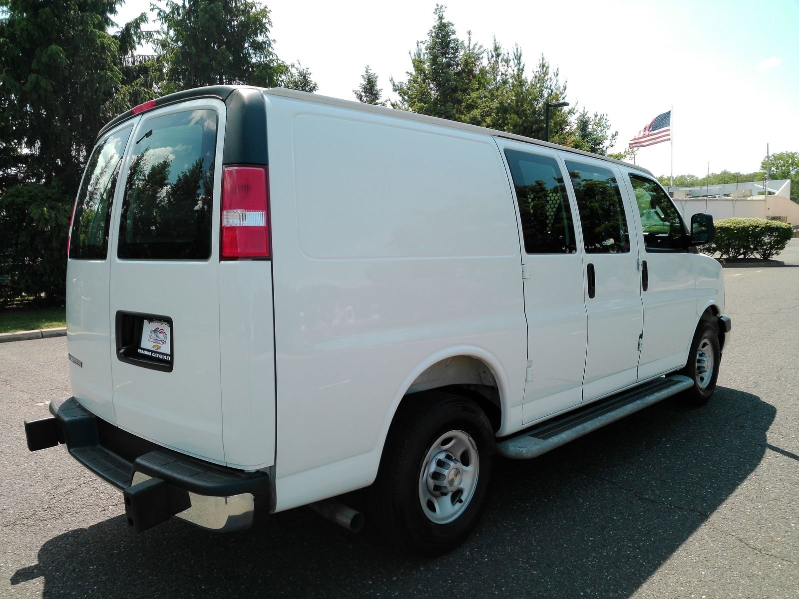 2025 Chevrolet Express Cargo Work Van - Photo 6