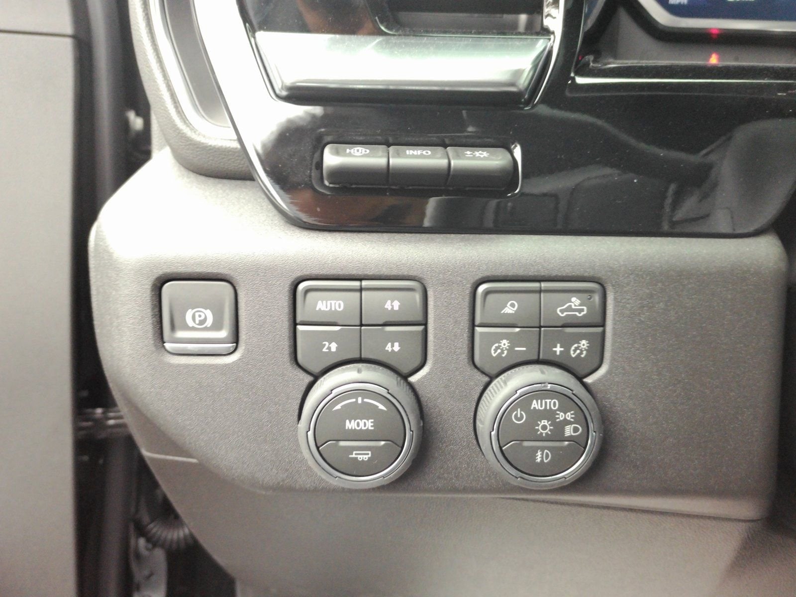 2026 Chevrolet Silverado 2500 HD LTZ - Photo 8