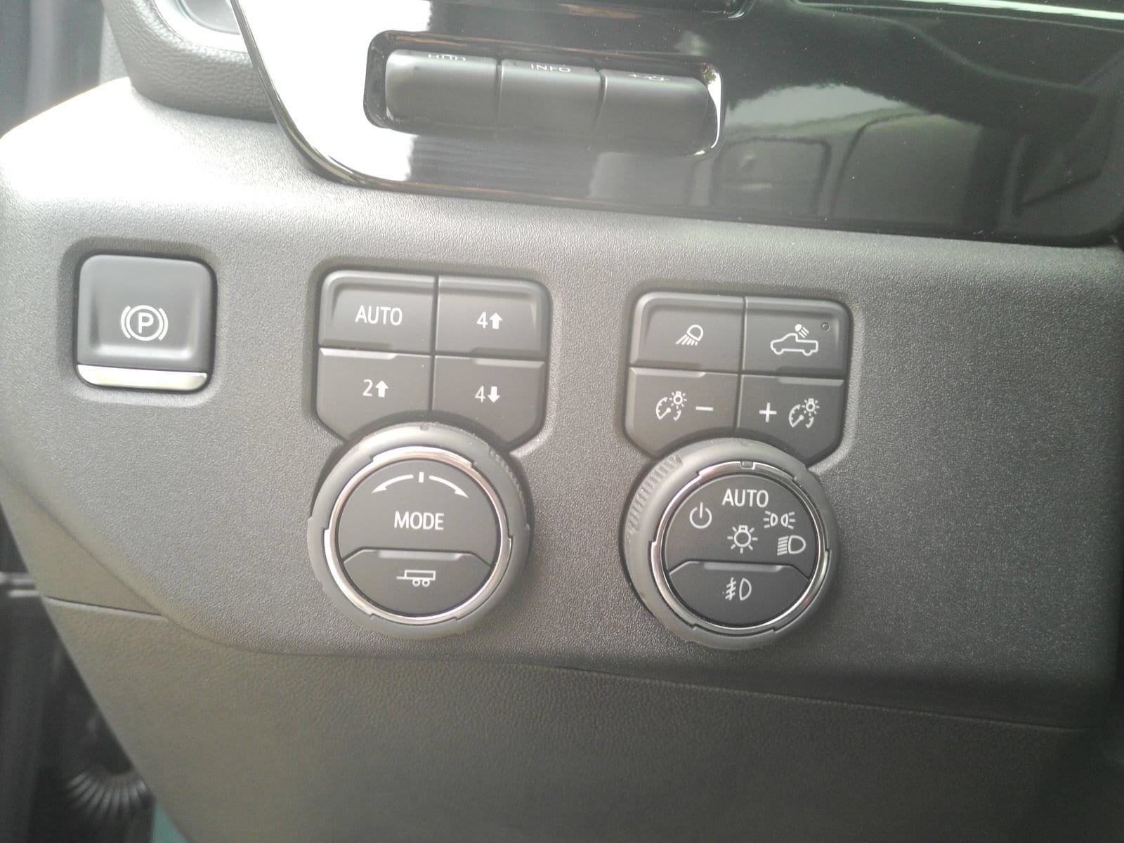 2025 Chevrolet Silverado 2500HD LTZ - Photo 22