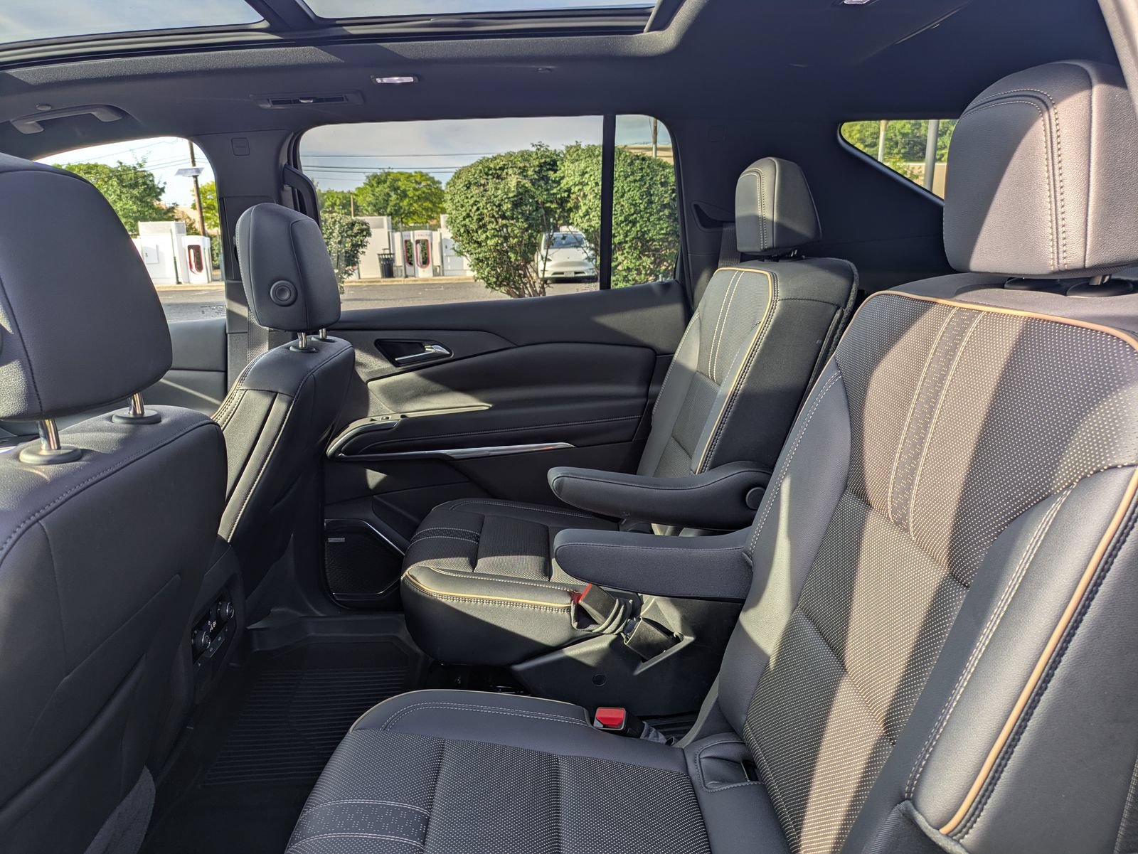 2025 Chevrolet Traverse High Country - Photo 13