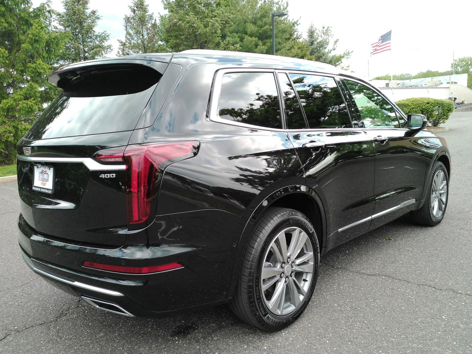 View vehicle photo 6