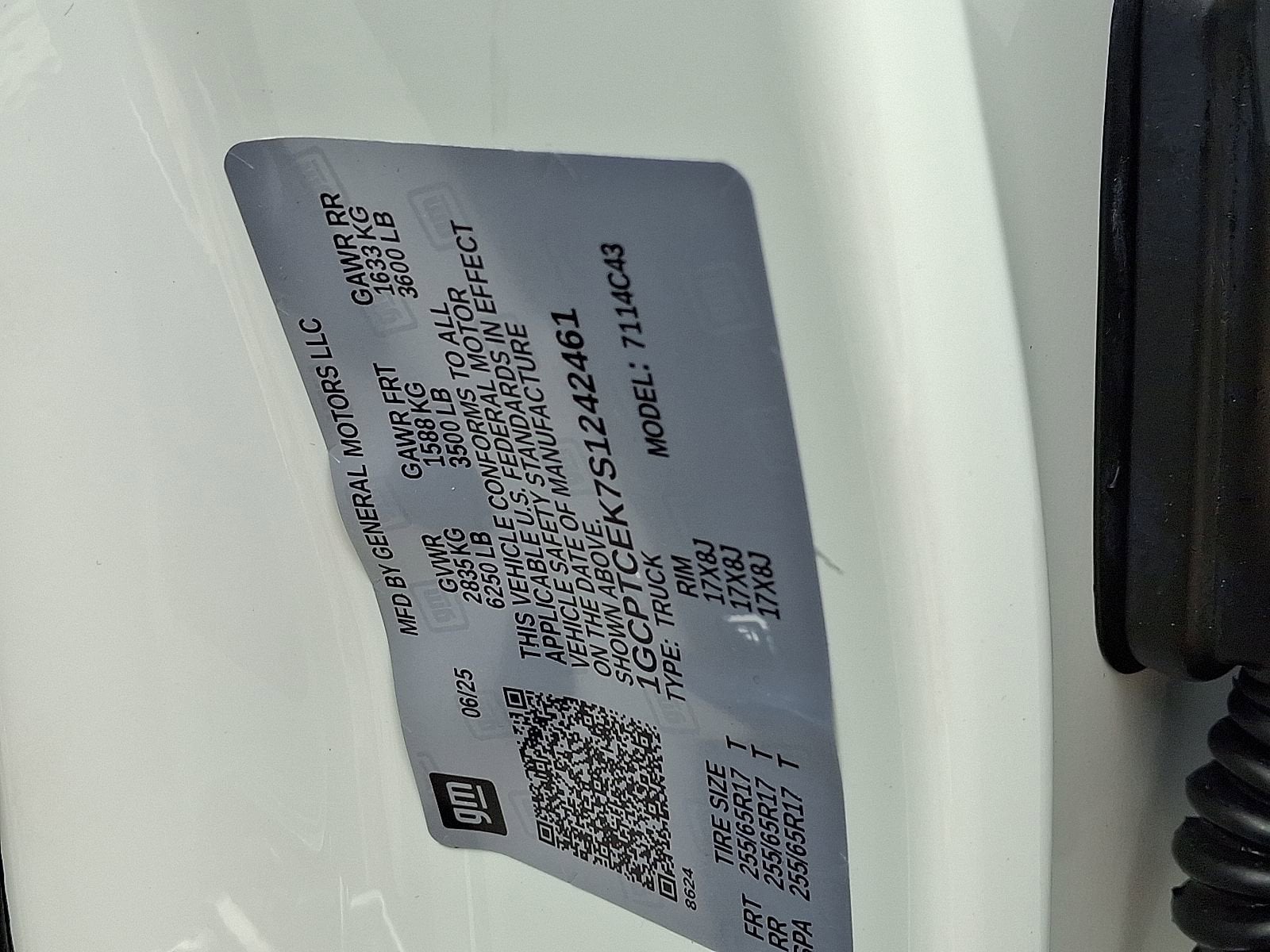 2025 Chevrolet Colorado LT - Photo 10