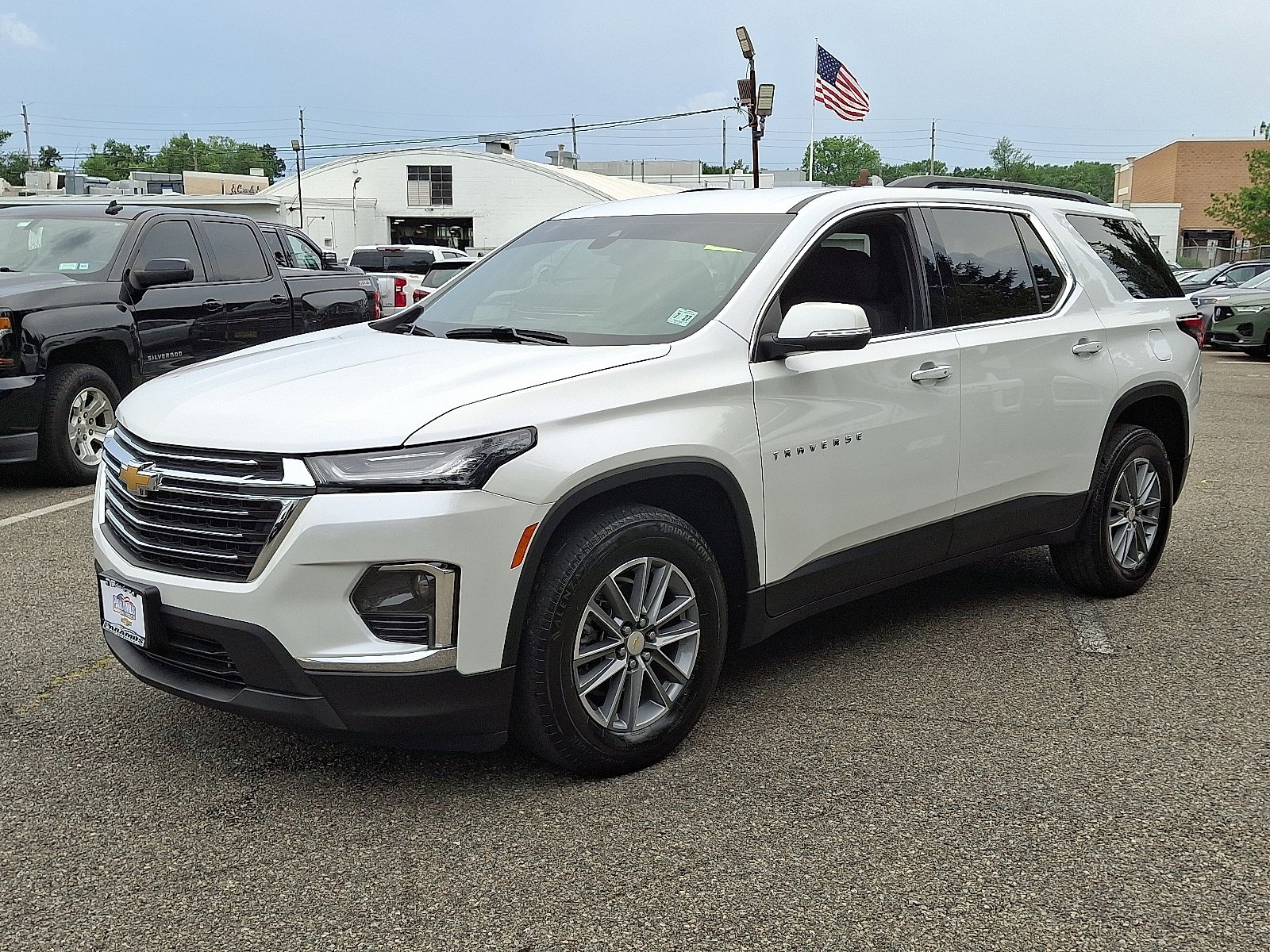 2023 Chevrolet Traverse photo 3