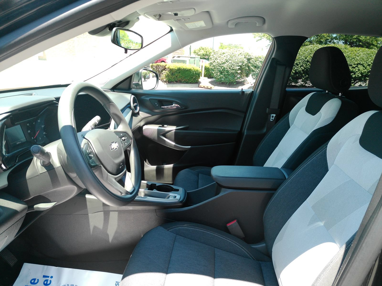 2024 Chevrolet Trax LS - Photo 6