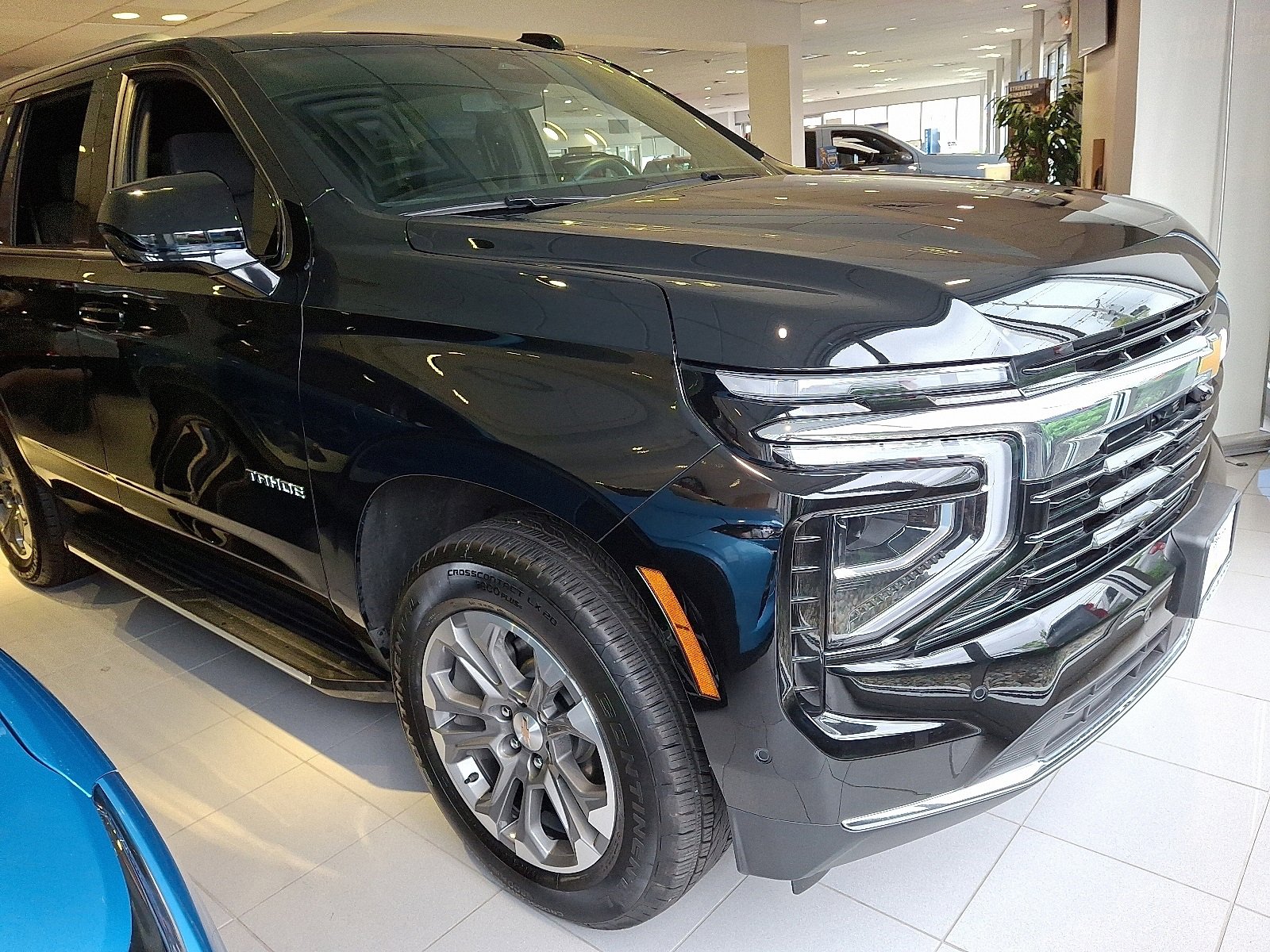 2025 Chevrolet Tahoe LS photo 2