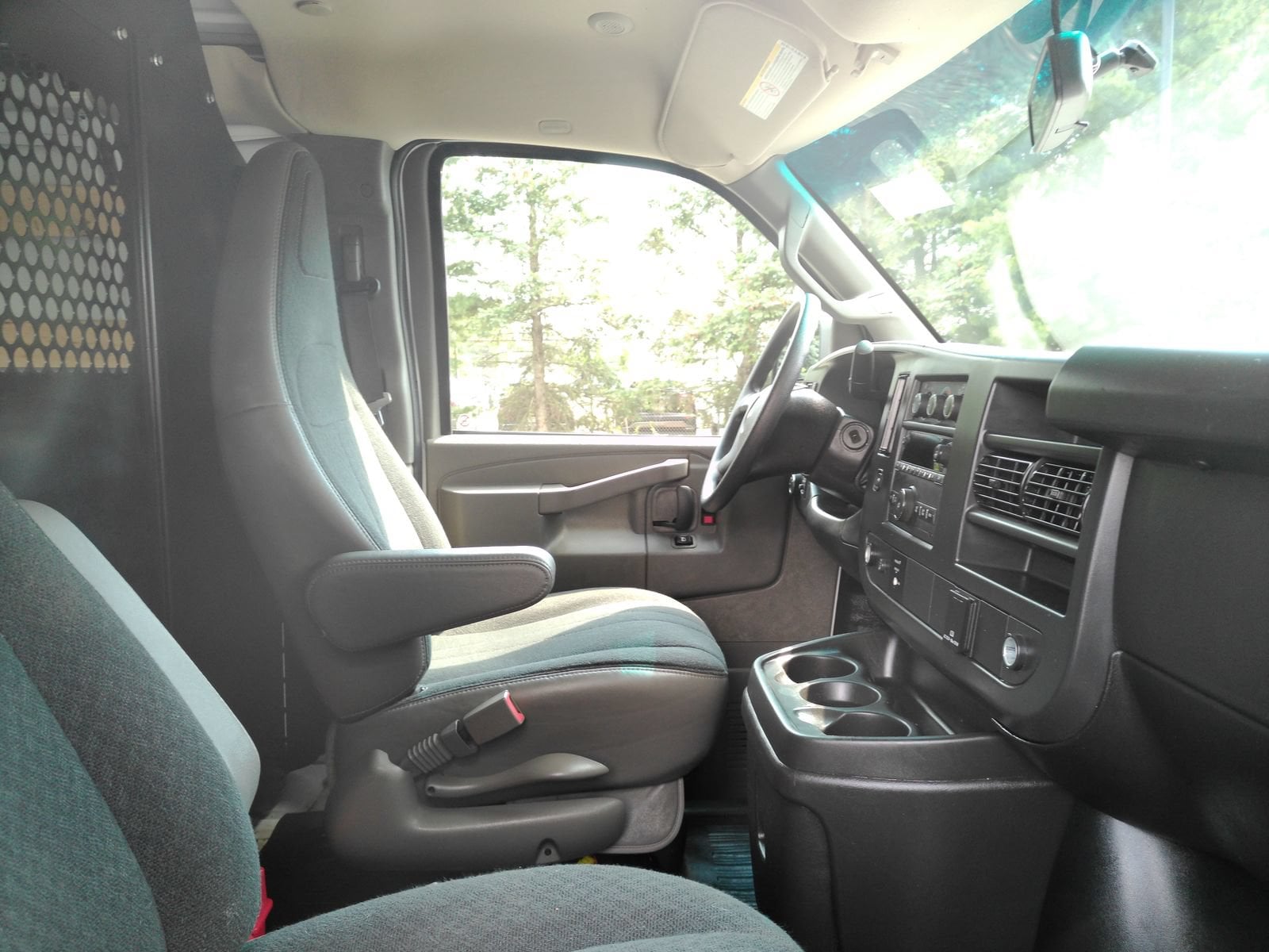 2025 Chevrolet Express Cargo Work Van - Photo 22