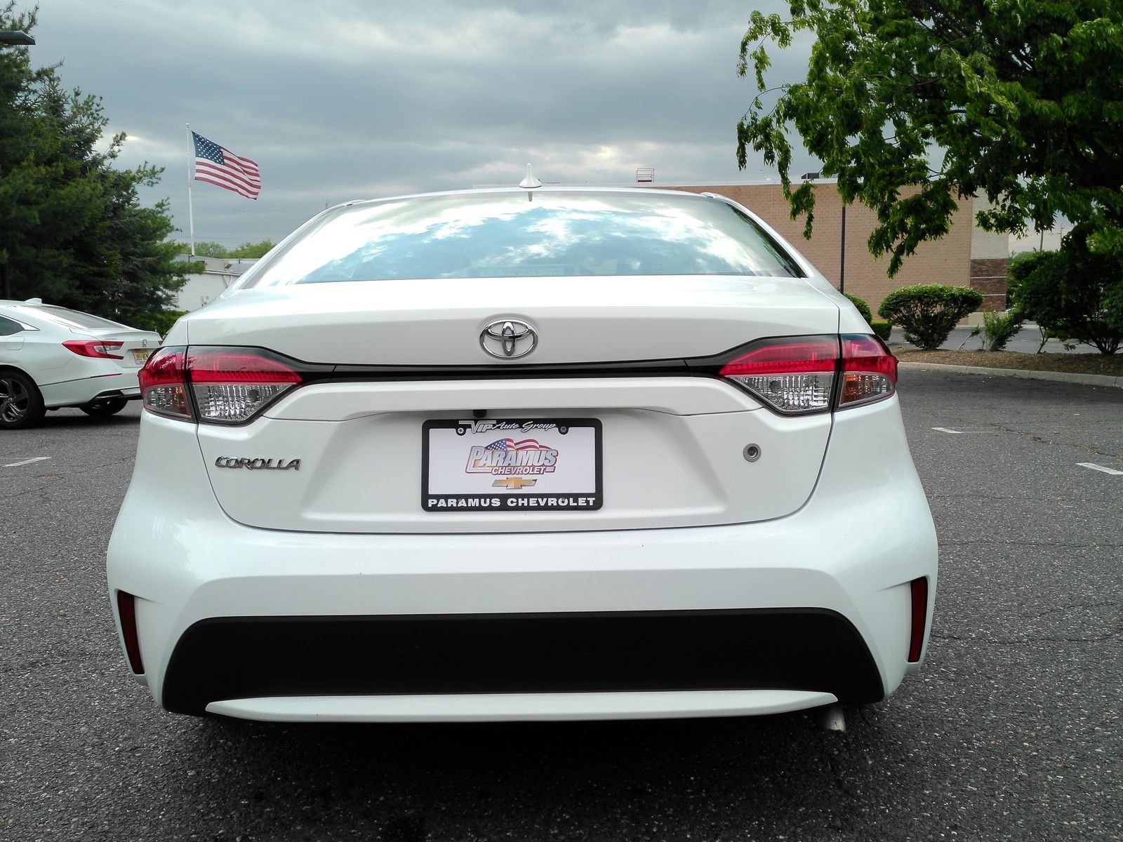 View vehicle photo 7