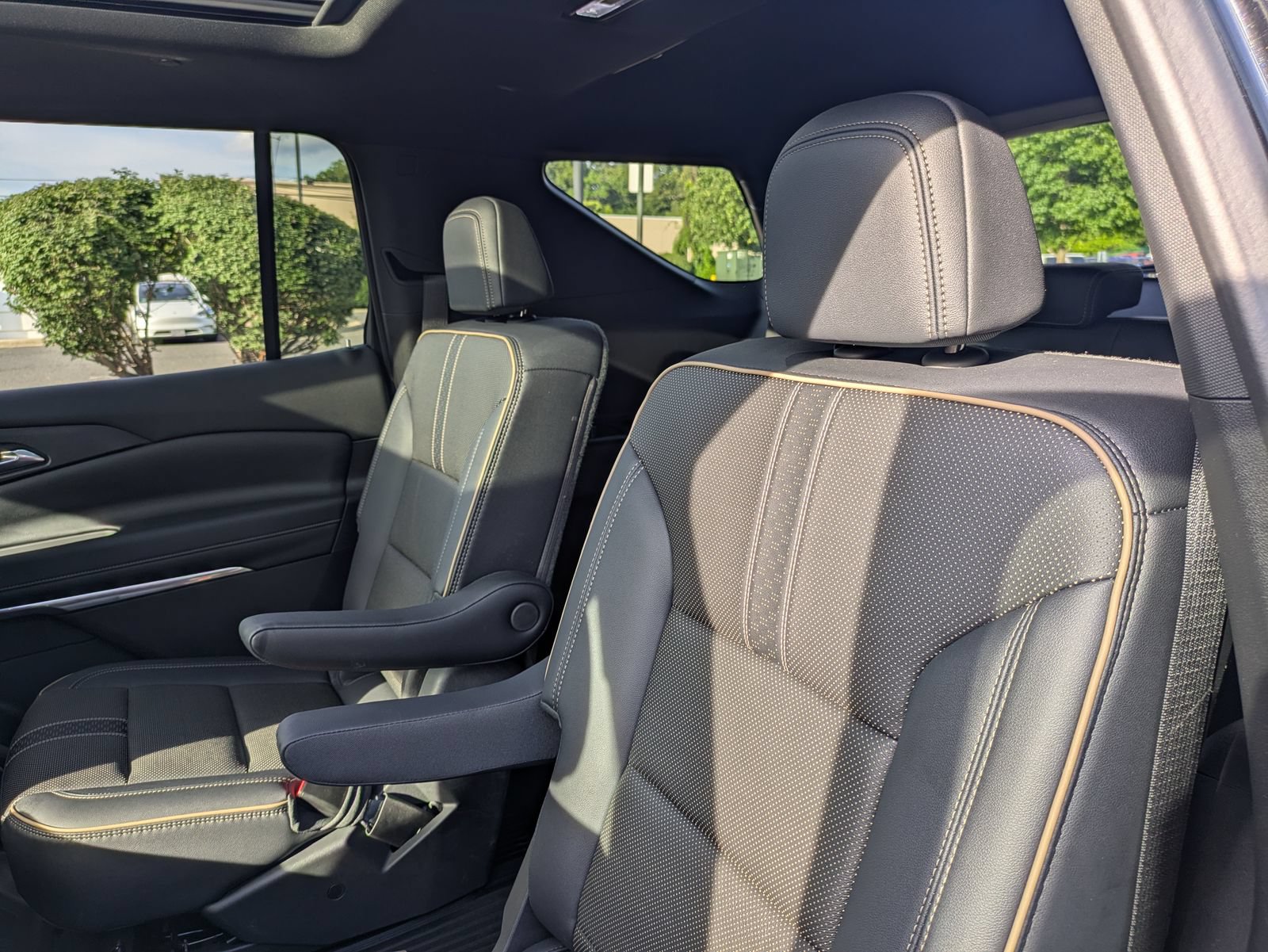 2025 Chevrolet Traverse High Country - Photo 14